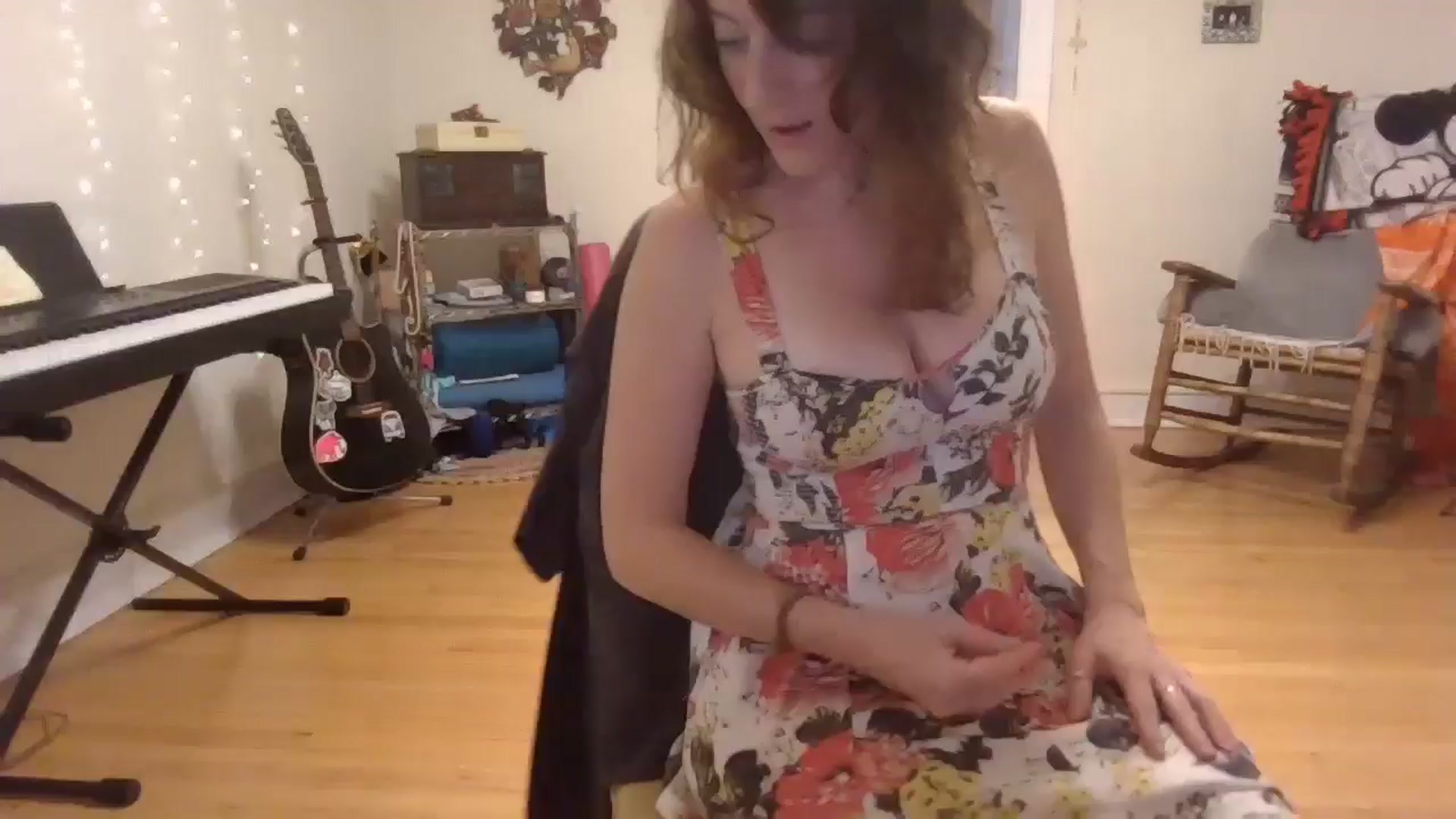Gallery image thumbnail from EmmalineLime's myfreecams stream on, 07/15/2024, 02:46 image 2 of 20