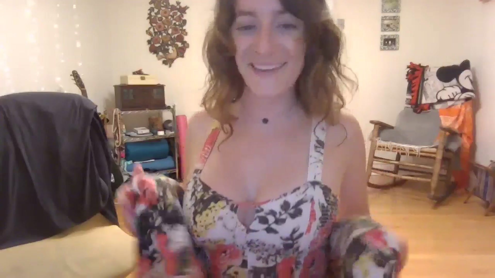 Gallery image thumbnail from EmmalineLime's myfreecams stream on, 07/15/2024, 02:46 image 7 of 20