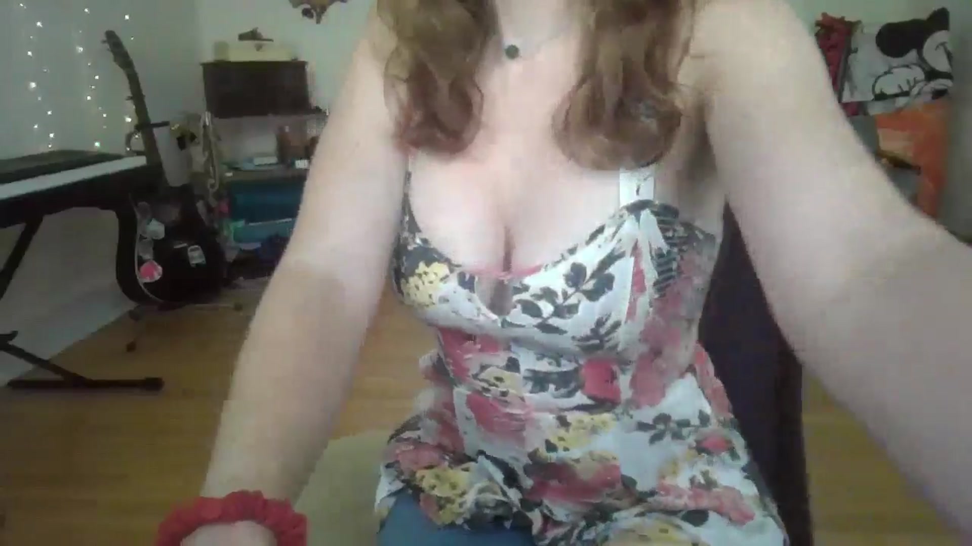 Gallery image thumbnail from EmmalineLime's myfreecams stream on, 07/27/2024, 19:38 image 18 of 20