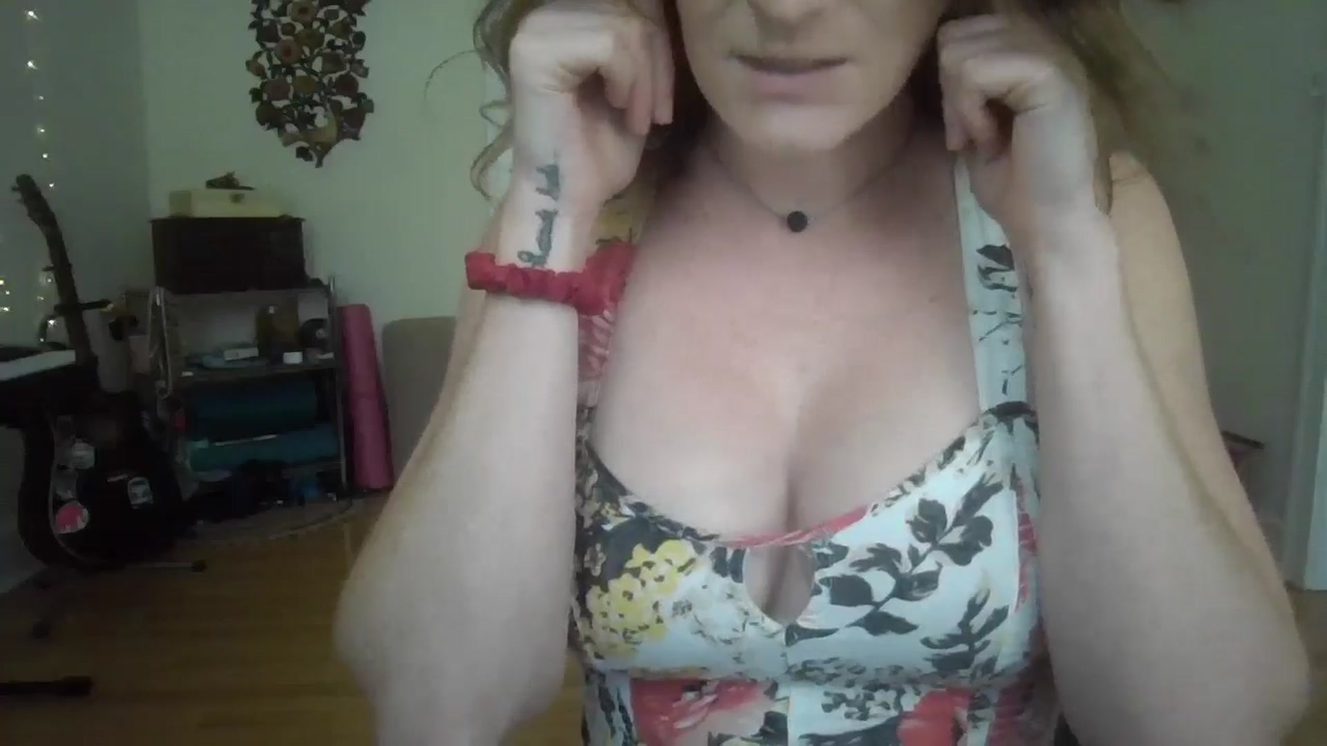 Gallery image thumbnail from EmmalineLime's myfreecams stream on, 07/27/2024, 20:42 image 15 of 20