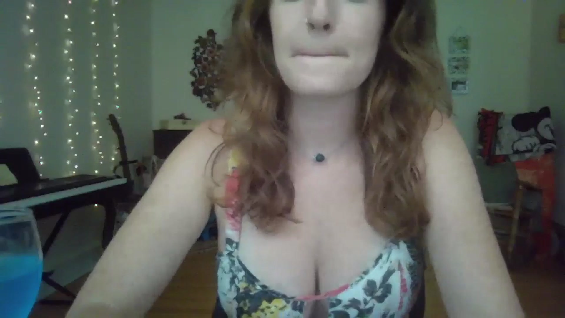 Gallery image thumbnail from EmmalineLime's myfreecams stream on, 07/27/2024, 22:00 image 17 of 20