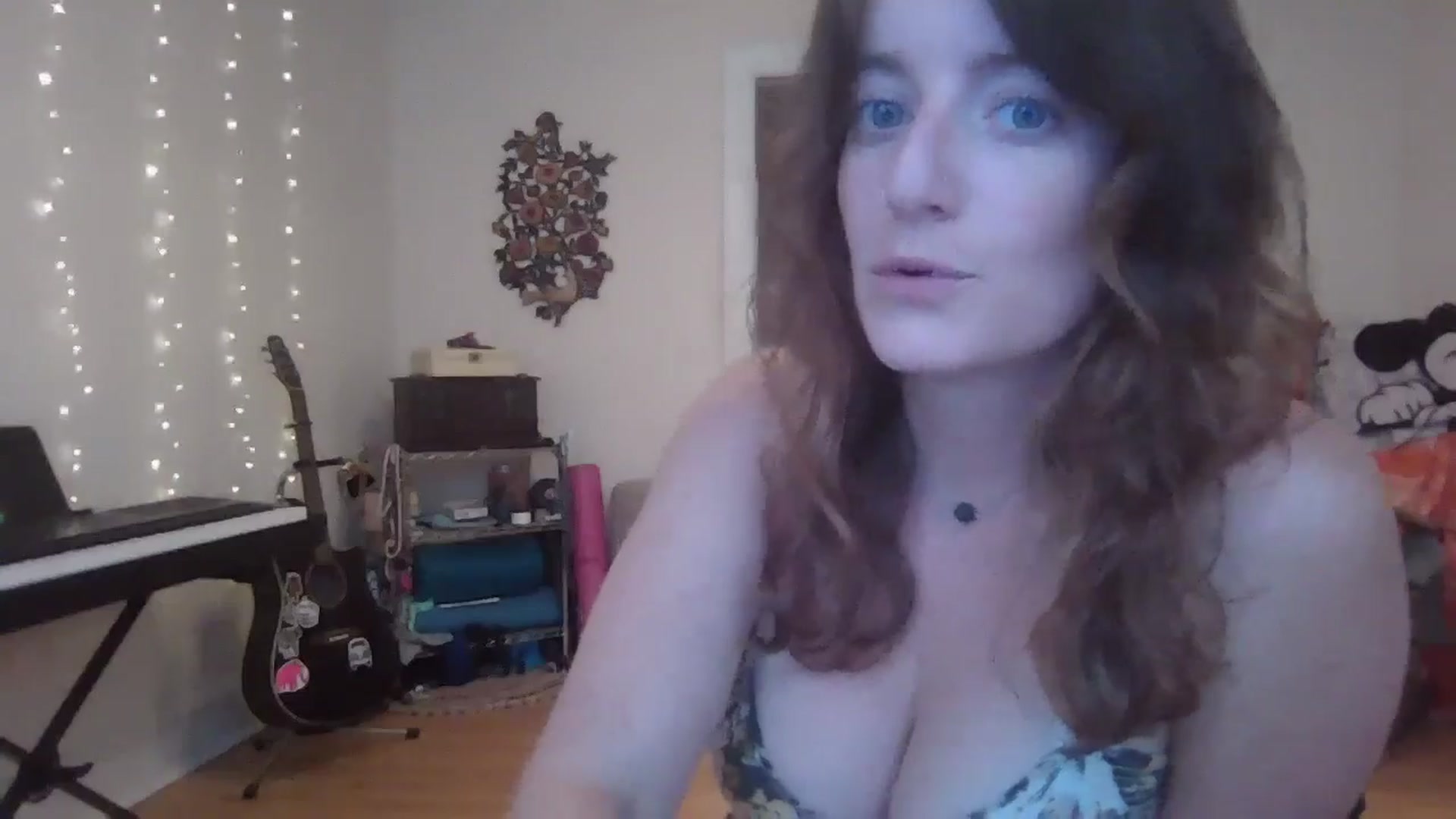 Gallery image thumbnail from EmmalineLime's myfreecams stream on, 07/27/2024, 23:26 image 13 of 20