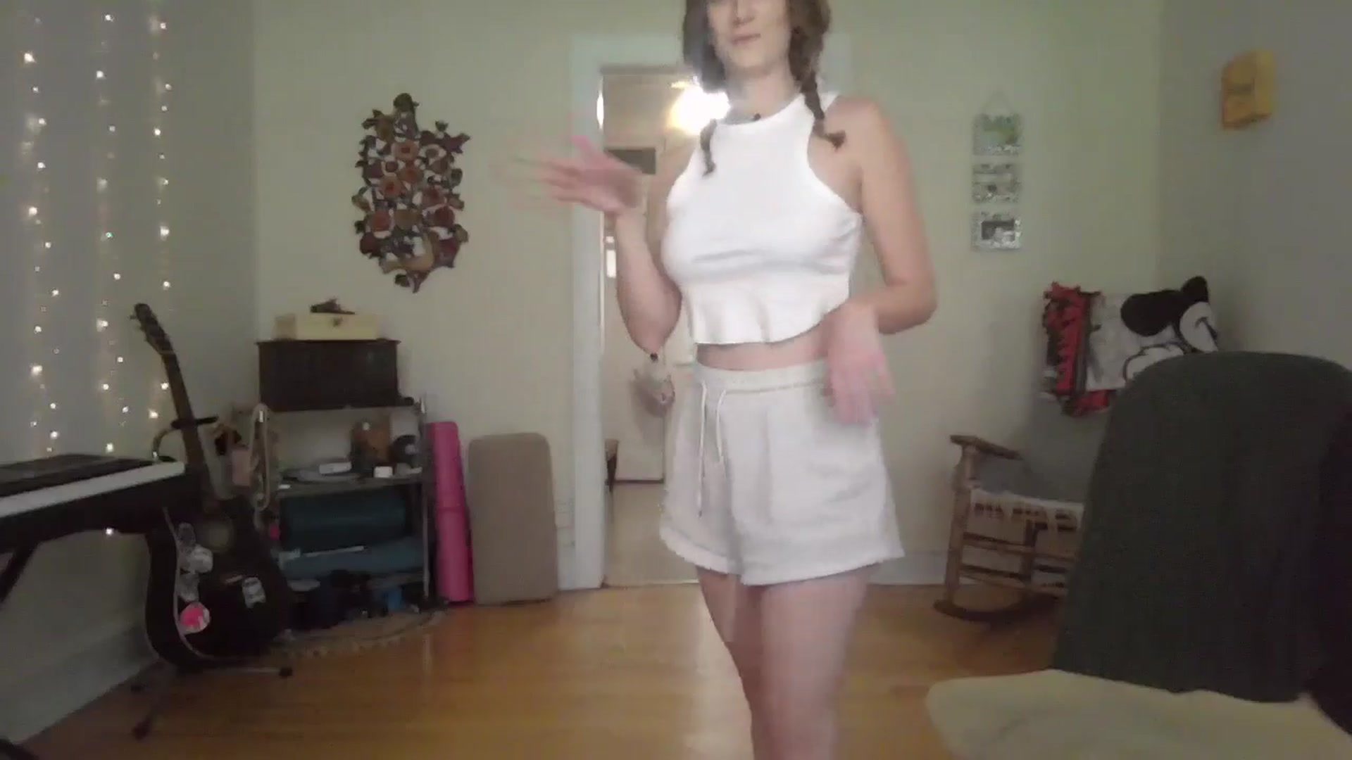 Gallery image thumbnail from EmmalineLime's myfreecams stream on, 07/30/2024, 21:20 image 17 of 20