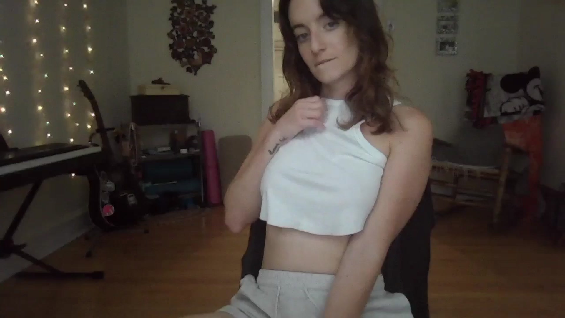 Gallery image thumbnail from EmmalineLime's myfreecams stream on, 07/30/2024, 23:47 image 4 of 20