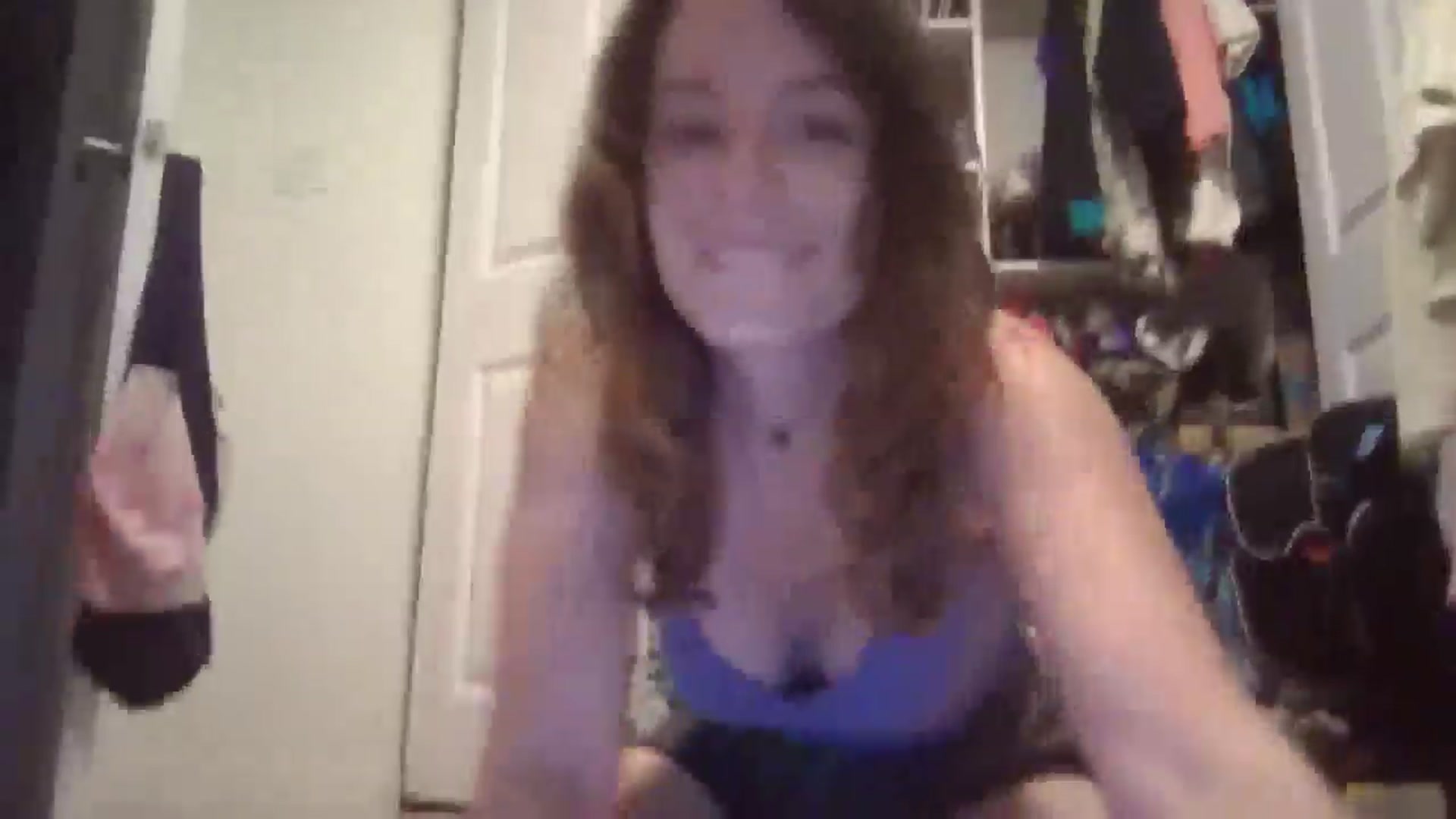 Gallery image thumbnail from EmmalineLime's myfreecams stream on, 08/01/2024, 01:41 image 15 of 20