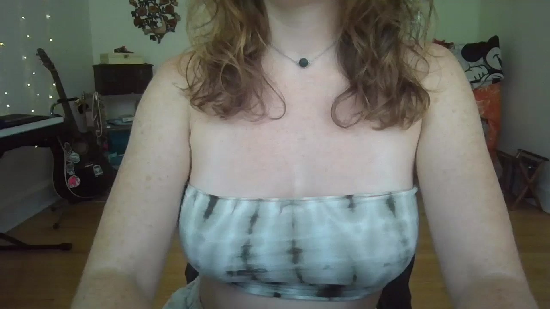 Gallery image thumbnail from EmmalineLime's myfreecams stream on, 08/02/2024, 20:12 image 10 of 20