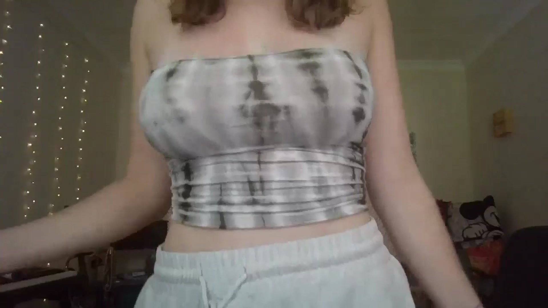 Gallery image thumbnail from EmmalineLime's myfreecams stream on, 08/02/2024, 22:07 image 4 of 20