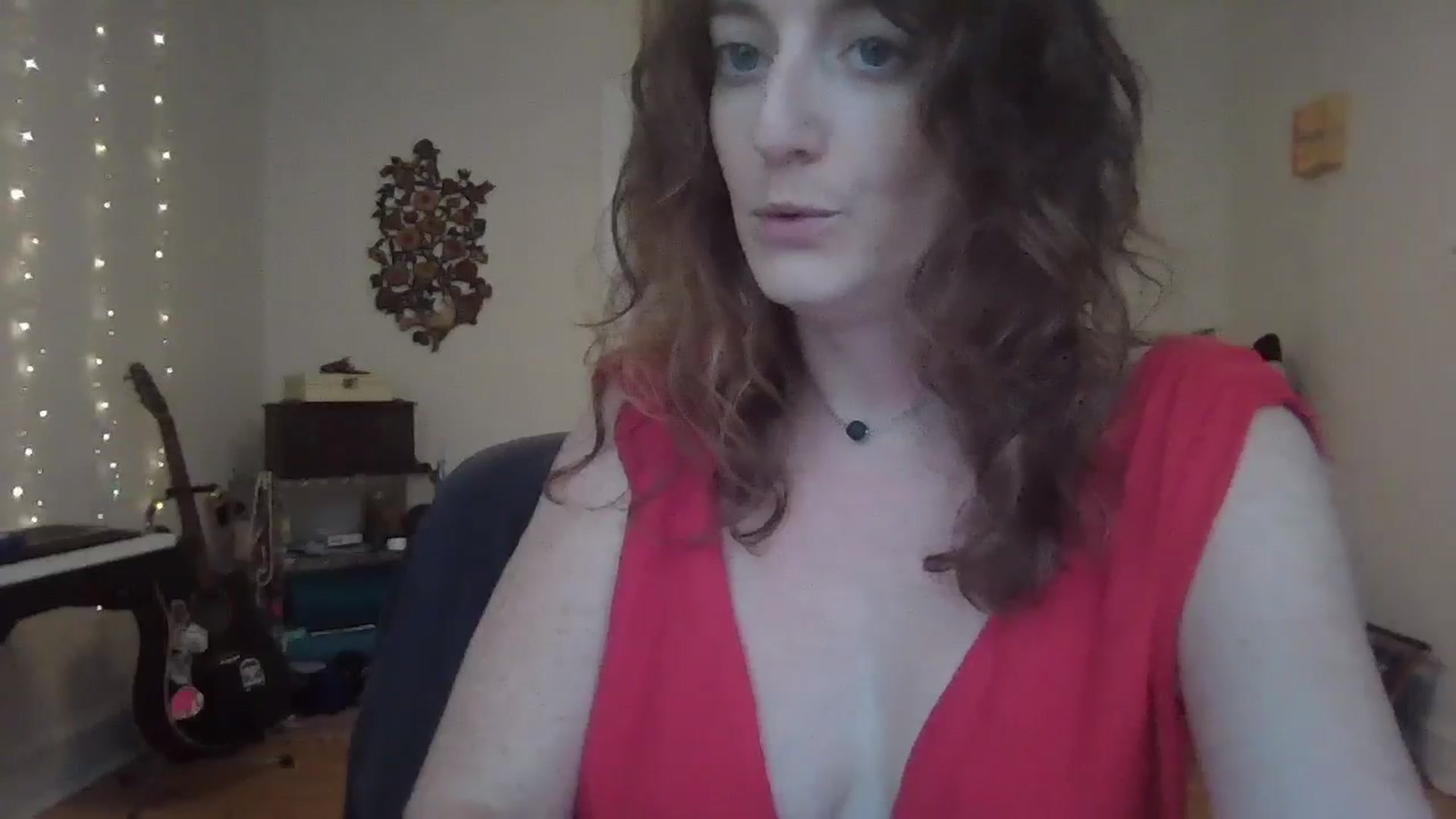 Gallery image thumbnail from EmmalineLime's myfreecams stream on, 08/02/2024, 23:14 image 14 of 20