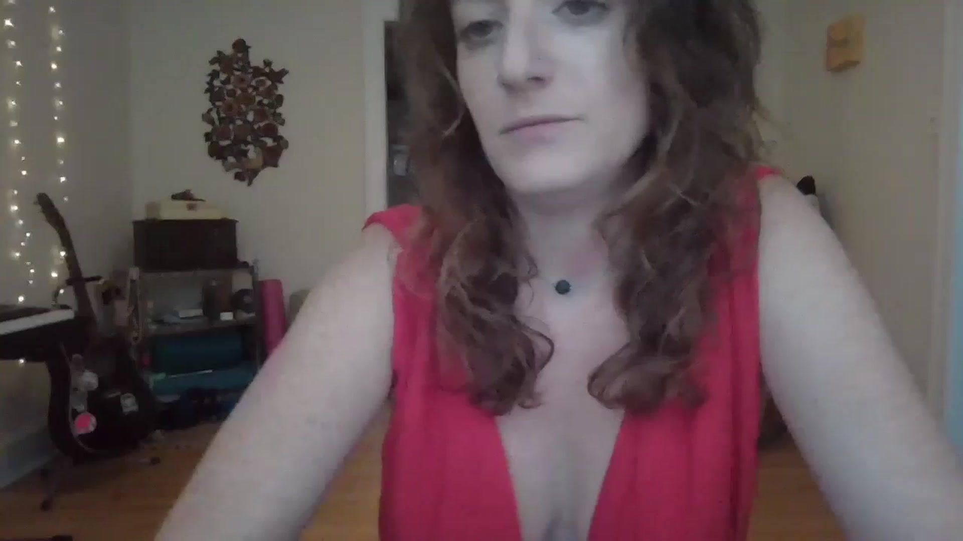 Gallery image thumbnail from EmmalineLime's myfreecams stream on, 08/02/2024, 23:14 image 6 of 20