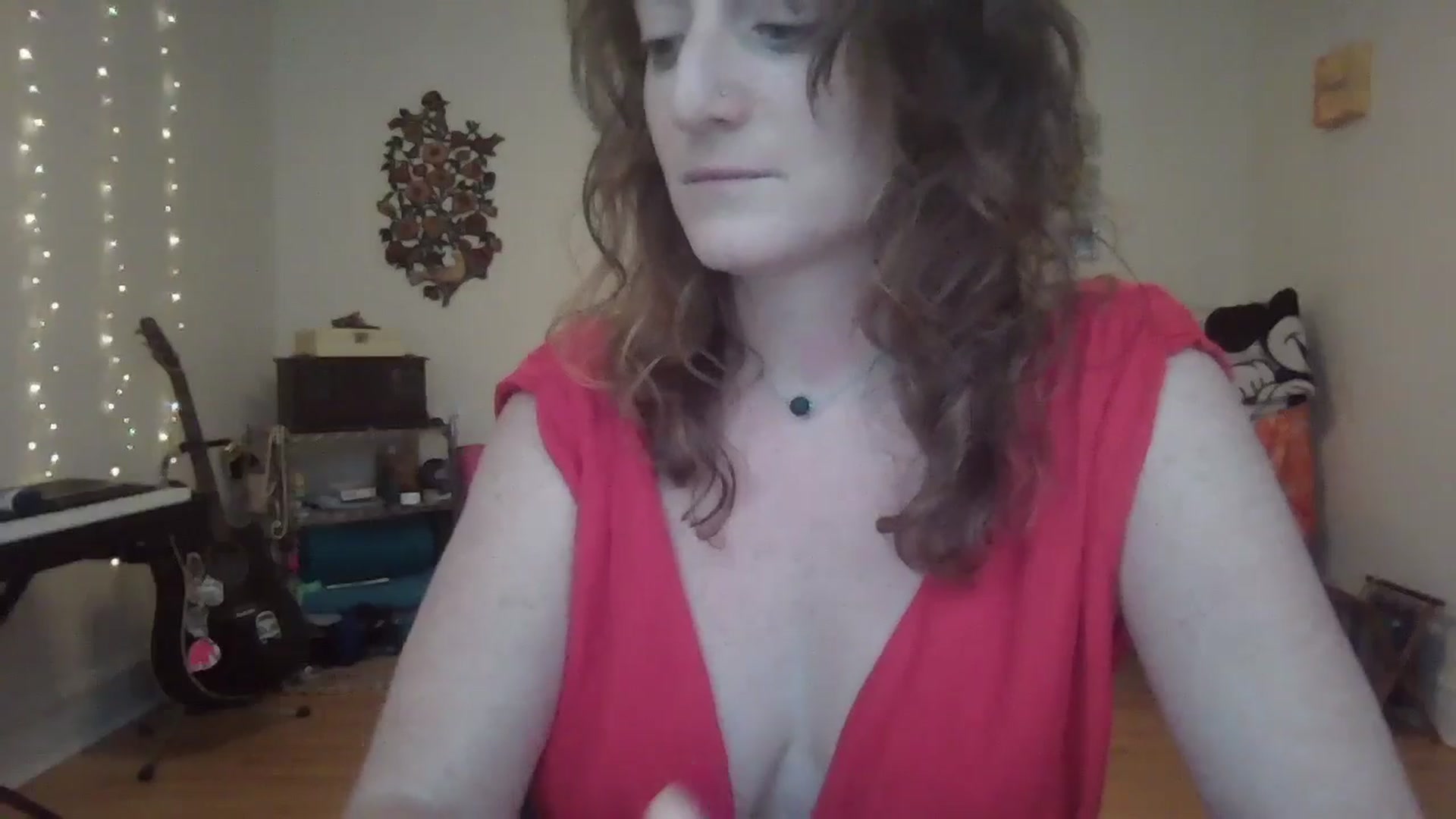 Gallery image thumbnail from EmmalineLime's myfreecams stream on, 08/02/2024, 23:14 image 13 of 20