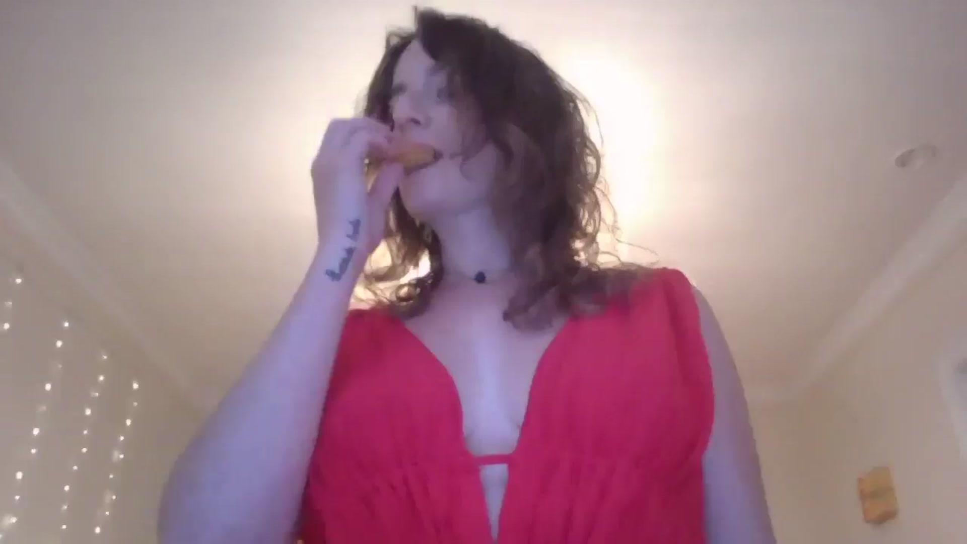 Gallery image thumbnail from EmmalineLime's myfreecams stream on, 08/03/2024, 01:13 image 4 of 20