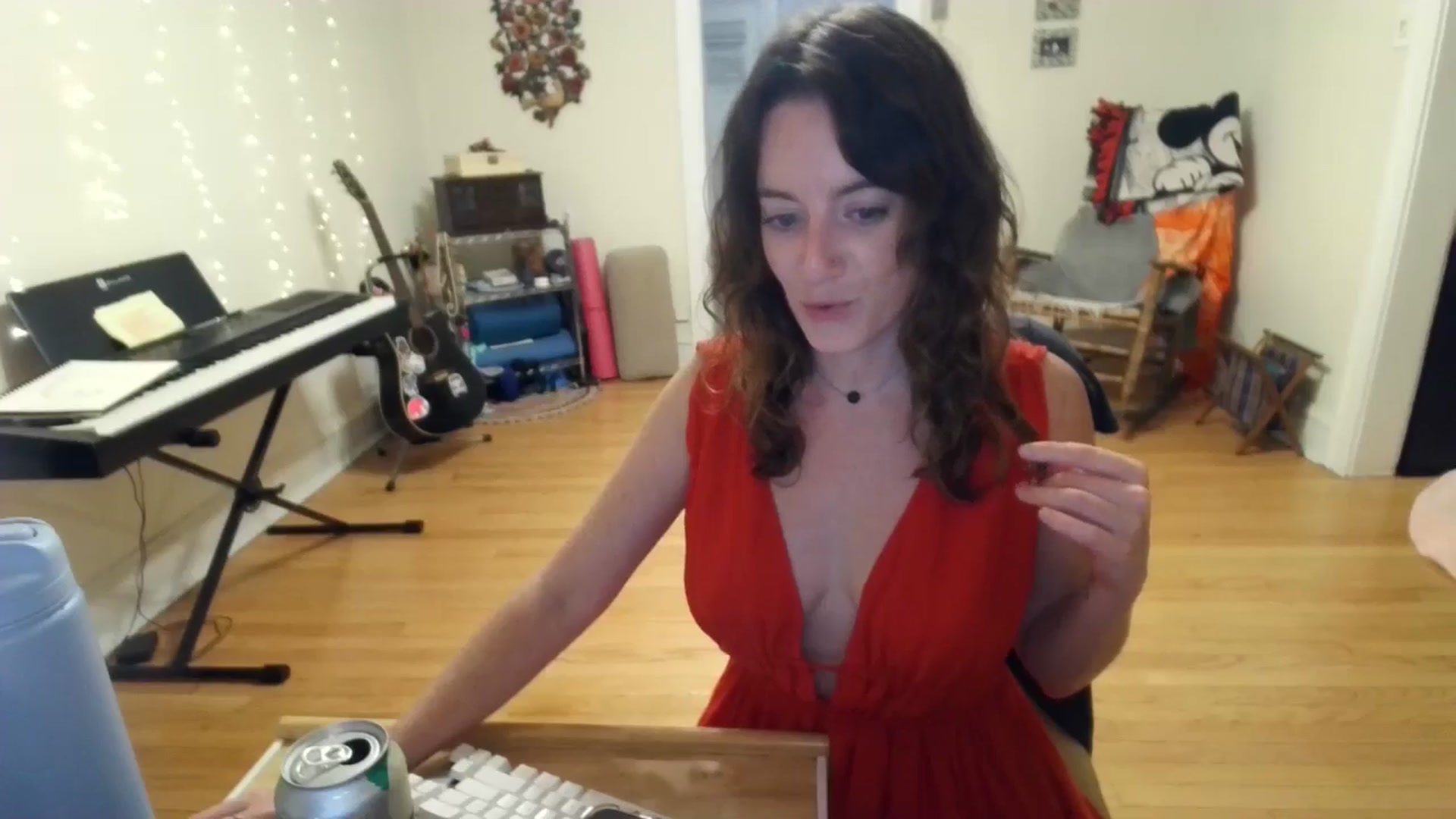 Gallery image thumbnail from EmmalineLime's myfreecams stream on, 08/03/2024, 02:16 image 8 of 20