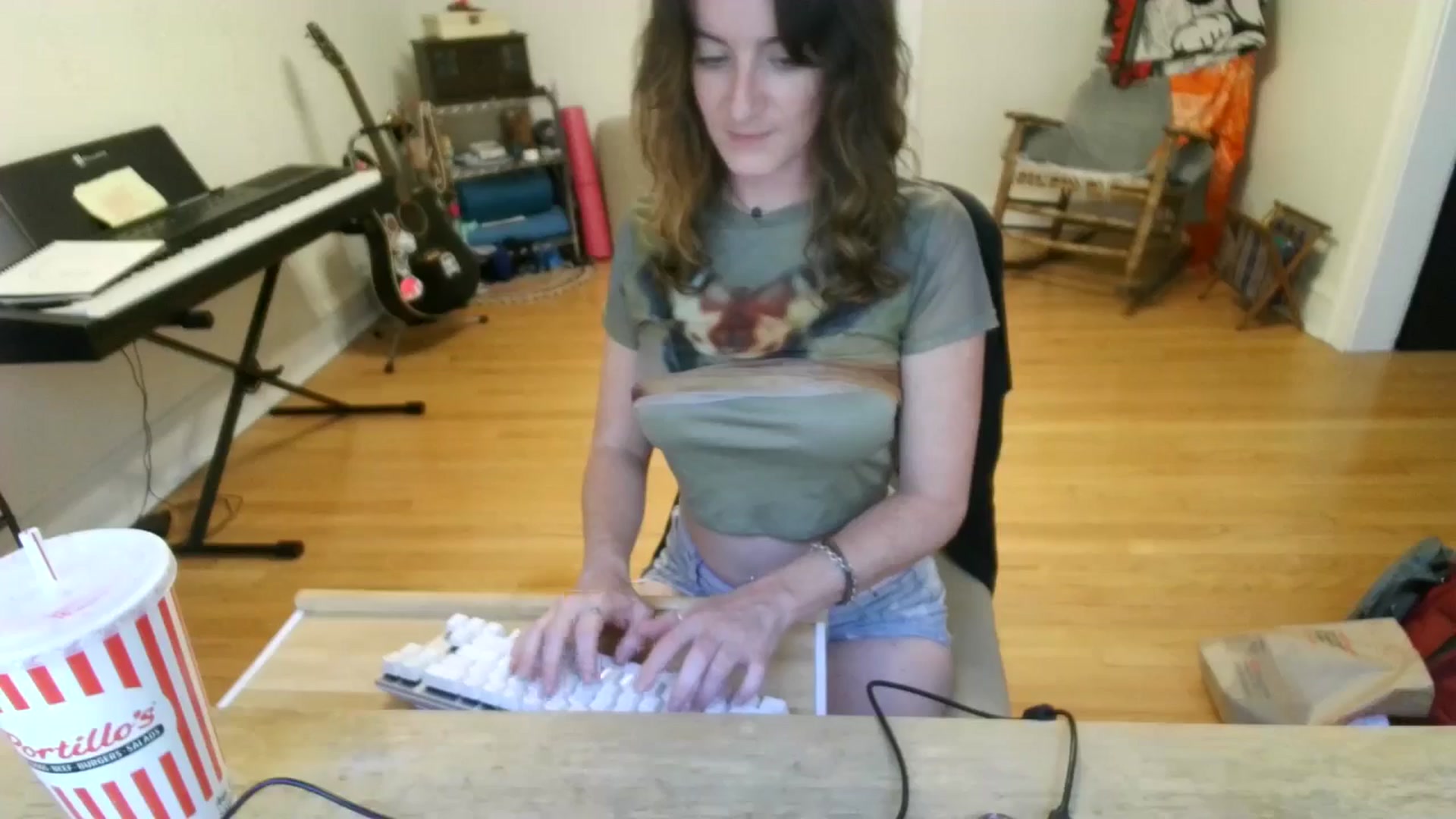 Gallery image thumbnail from EmmalineLime's myfreecams stream on, 08/29/2024, 21:41 image 19 of 20