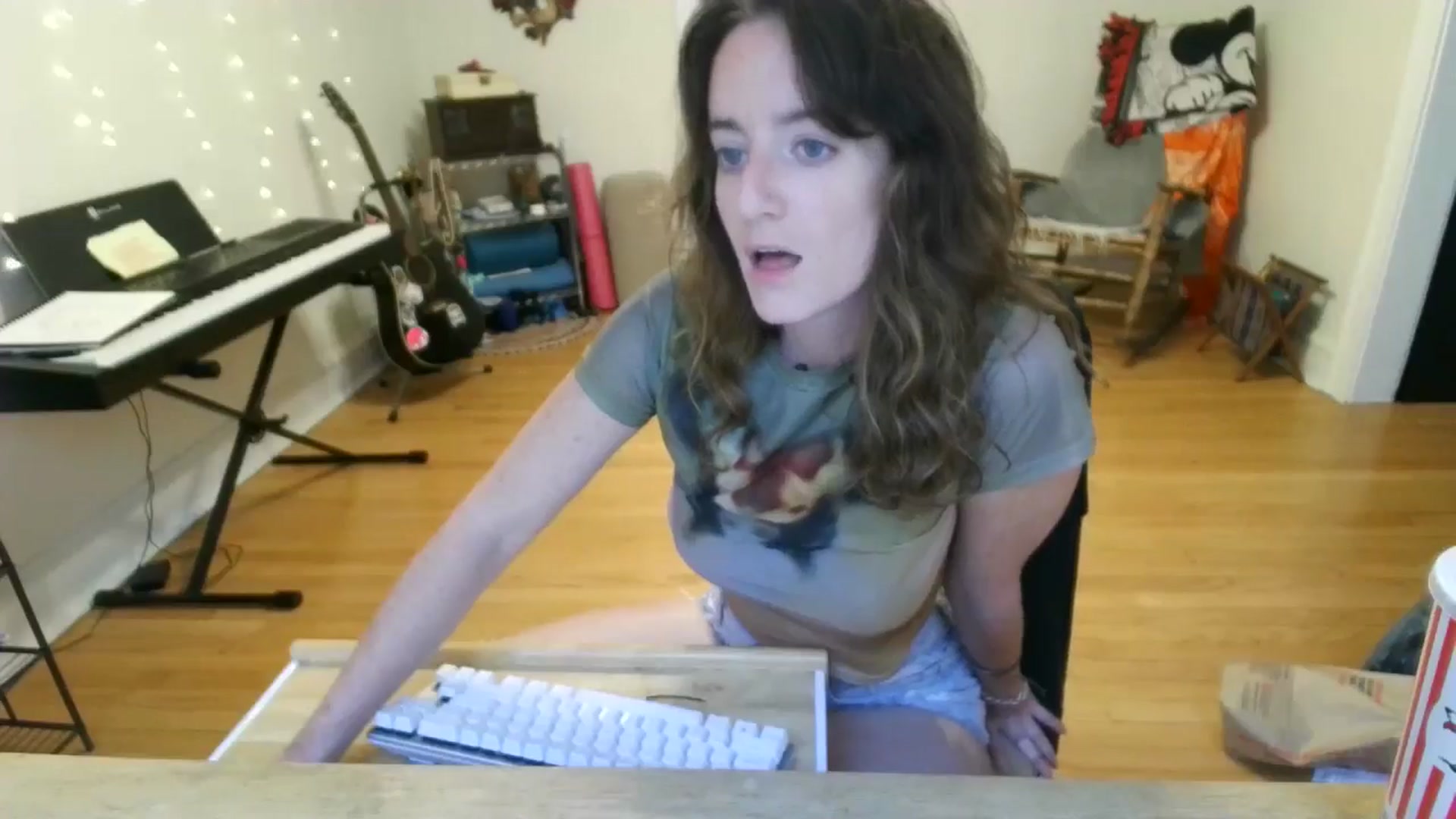 Gallery image thumbnail from EmmalineLime's myfreecams stream on, 08/29/2024, 21:59 image 7 of 20