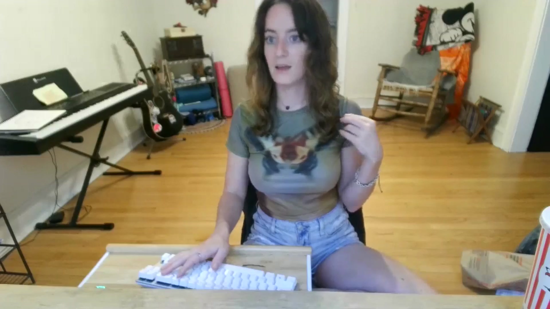 Gallery image thumbnail from EmmalineLime's myfreecams stream on, 08/29/2024, 21:59 image 9 of 20