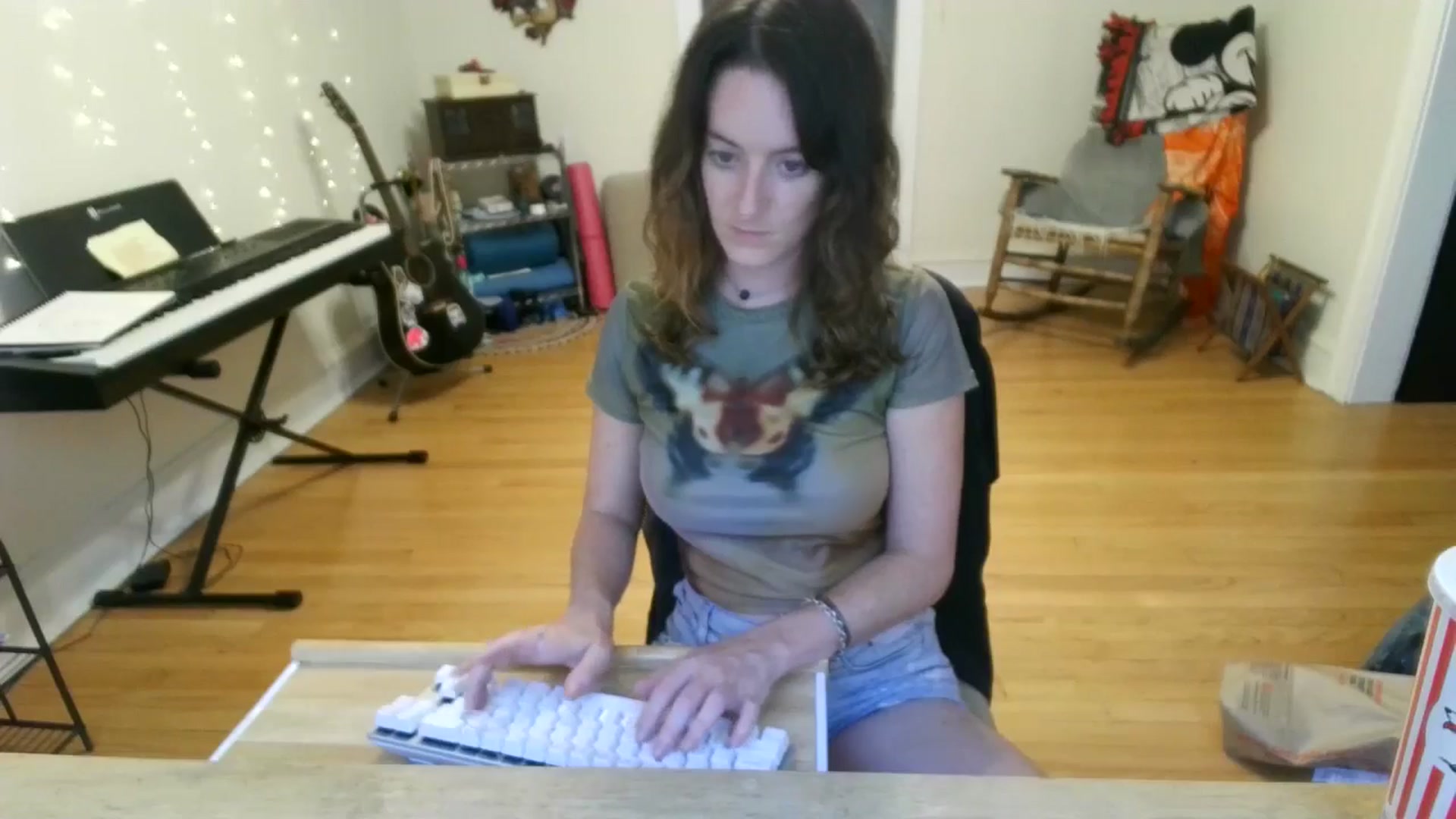 Gallery image thumbnail from EmmalineLime's myfreecams stream on, 08/29/2024, 21:59 image 19 of 20