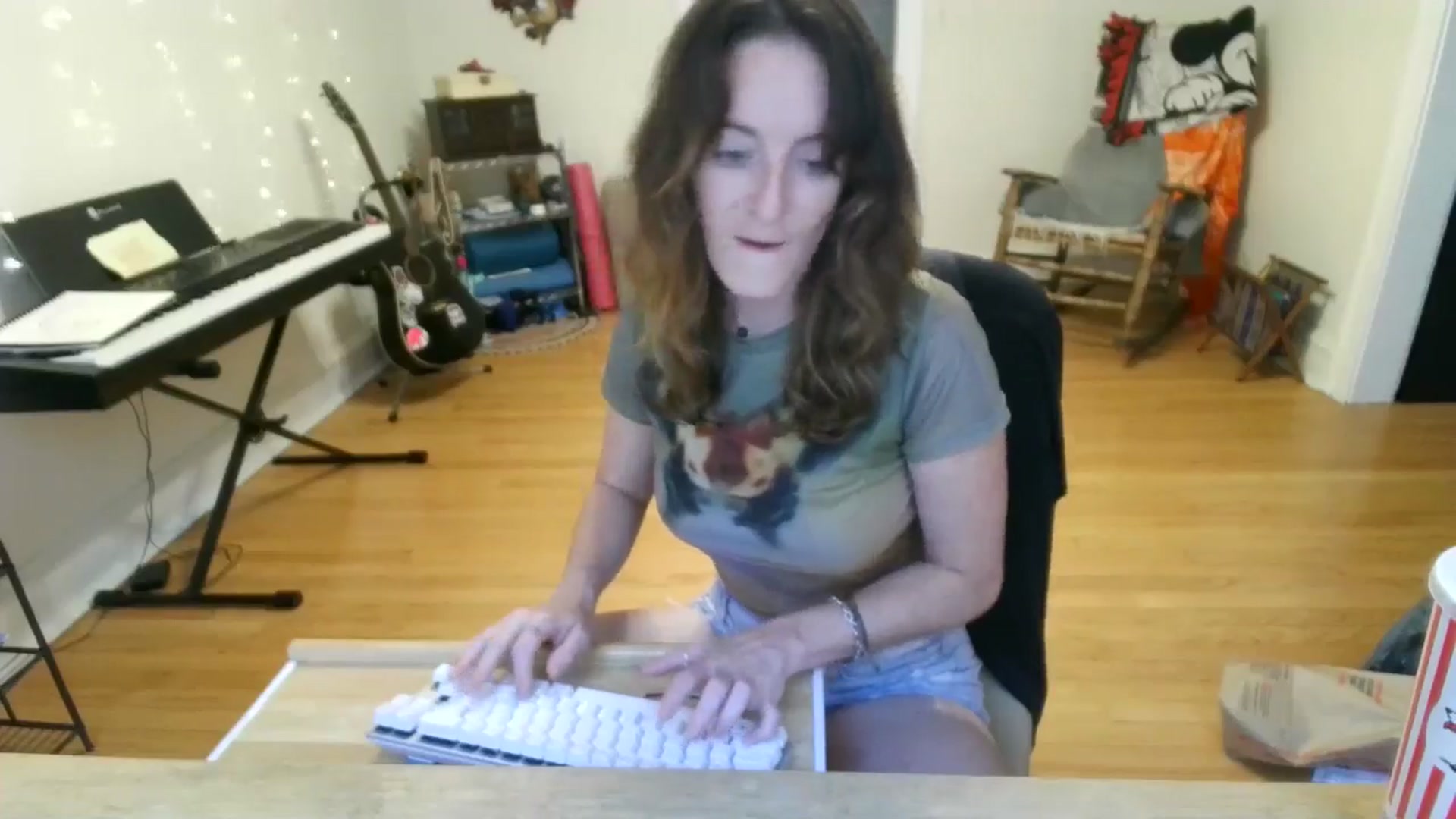 Gallery image thumbnail from EmmalineLime's myfreecams stream on, 08/29/2024, 21:59 image 8 of 20