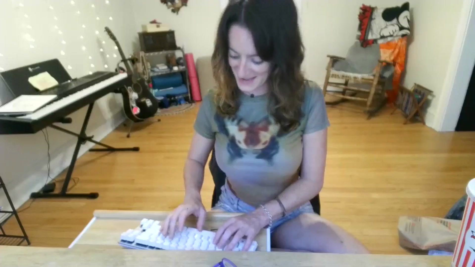 Gallery image thumbnail from EmmalineLime's myfreecams stream on, 08/29/2024, 21:59 image 3 of 20