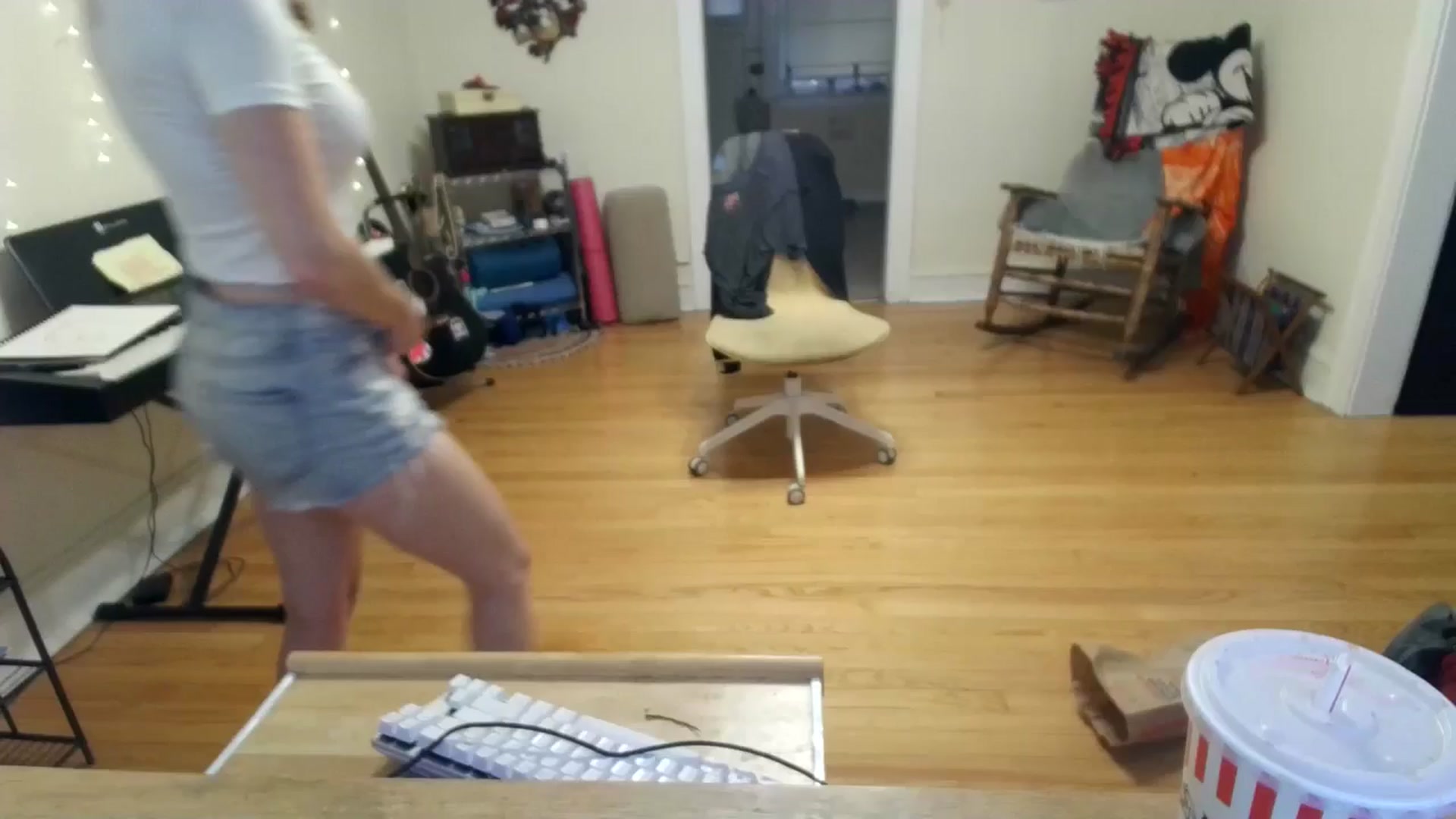 Gallery image thumbnail from EmmalineLime's myfreecams stream on, 08/29/2024, 23:17 image 1 of 20