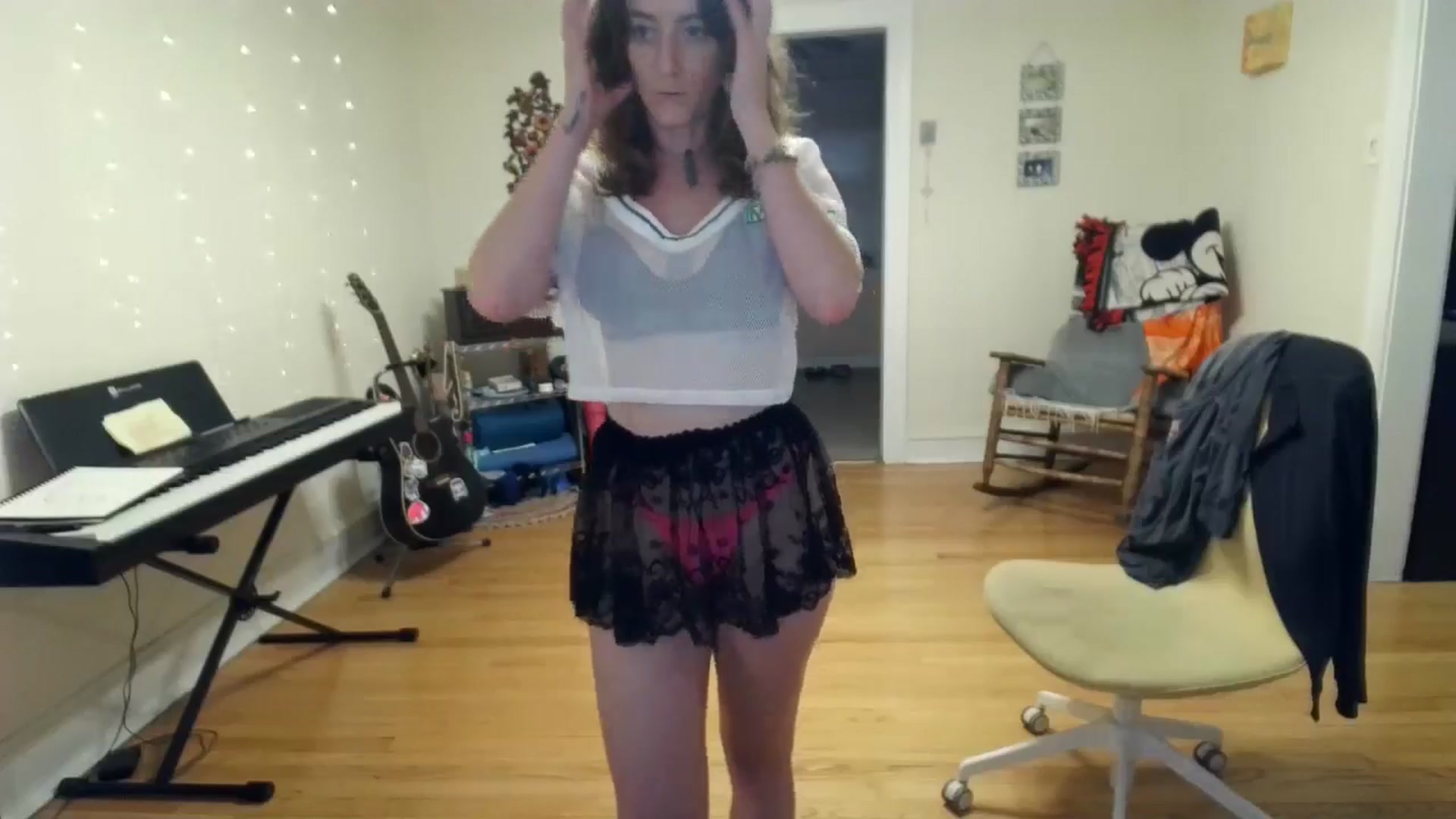 Gallery image thumbnail from EmmalineLime's myfreecams stream on, 08/30/2024, 23:47 image 7 of 20