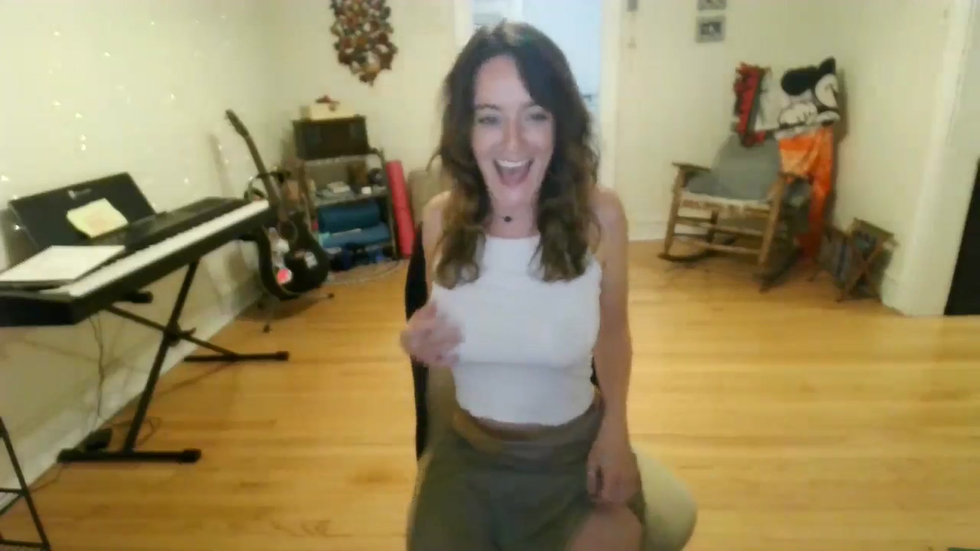 Gallery image thumbnail from EmmalineLime's myfreecams stream on, 09/01/2024, 01:50 image 12 of 20