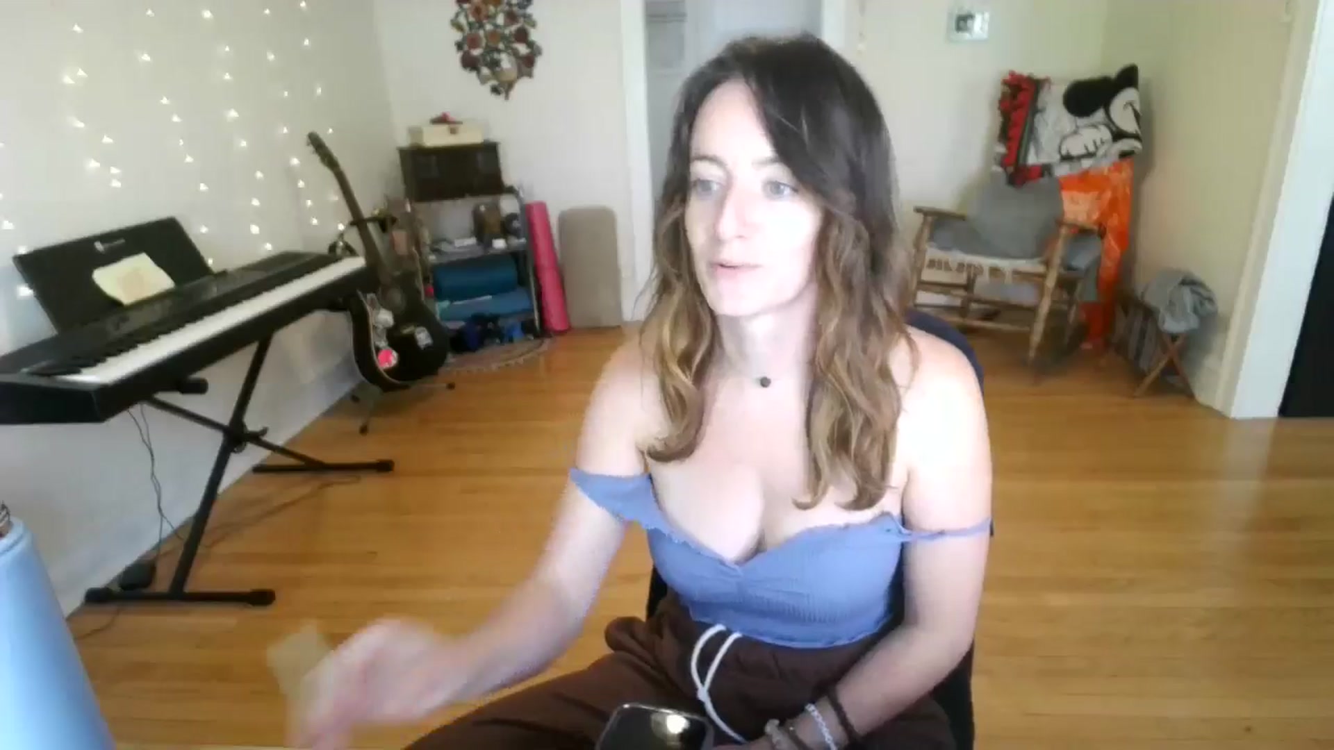 Gallery image thumbnail from EmmalineLime's myfreecams stream on, 09/07/2024, 22:38 image 8 of 20