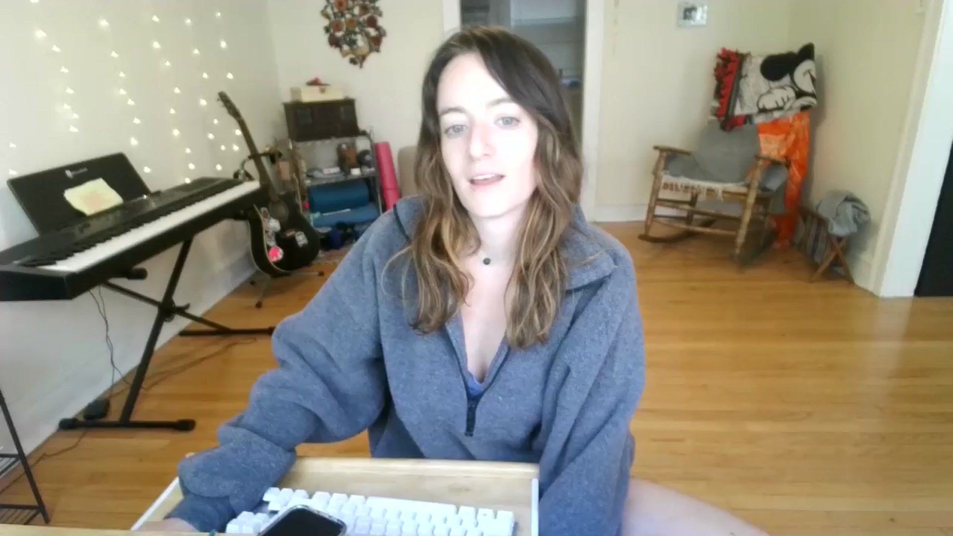 Gallery image thumbnail from EmmalineLime's myfreecams stream on, 09/08/2024, 16:22 image 4 of 20