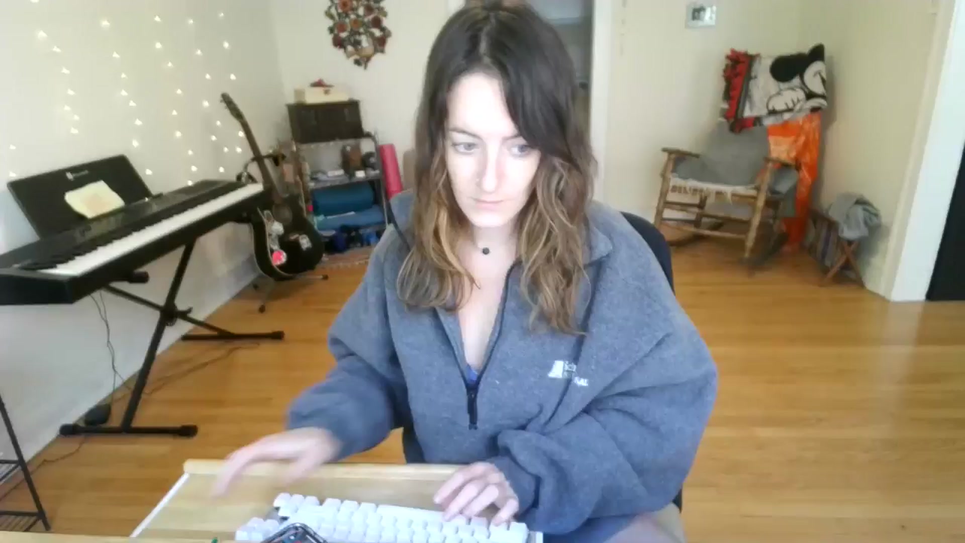 Gallery image thumbnail from EmmalineLime's myfreecams stream on, 09/08/2024, 16:22 image 8 of 20