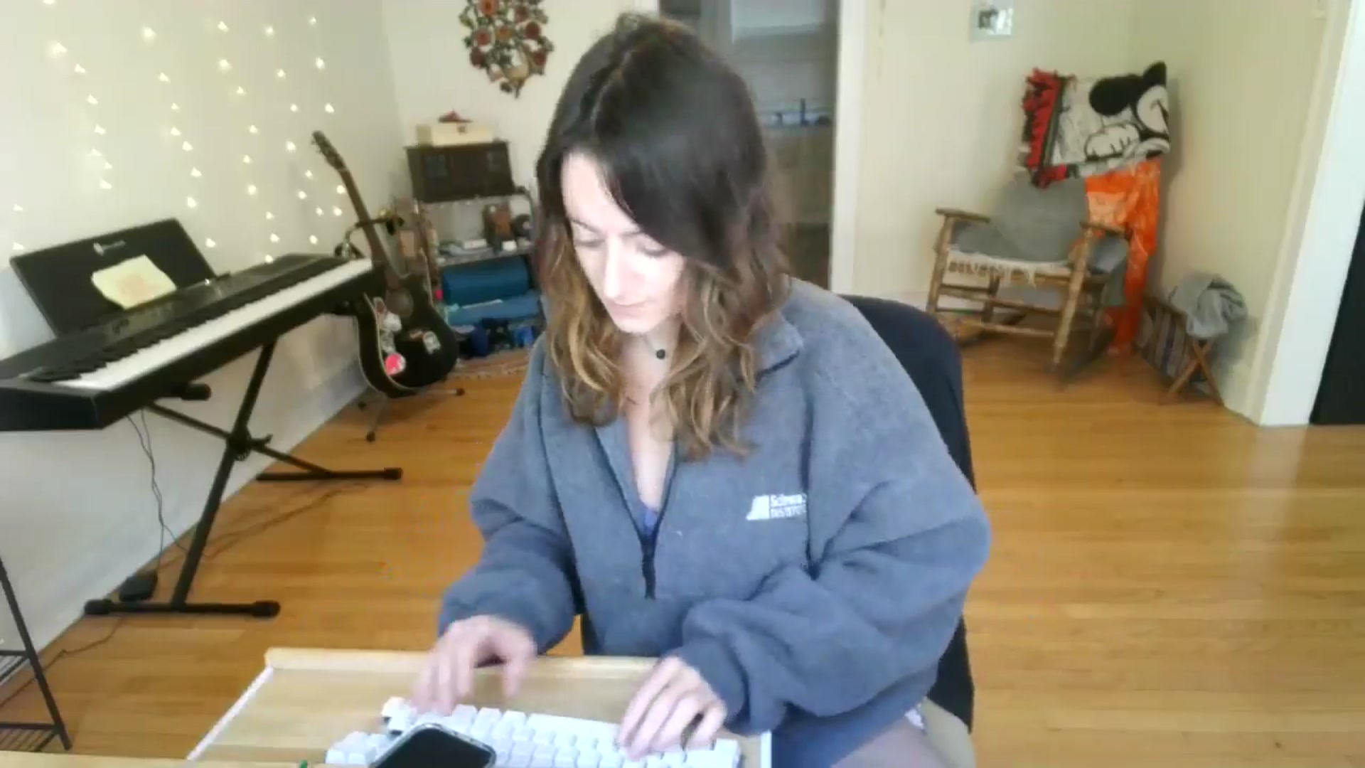 Gallery image thumbnail from EmmalineLime's myfreecams stream on, 09/08/2024, 16:22 image 7 of 20