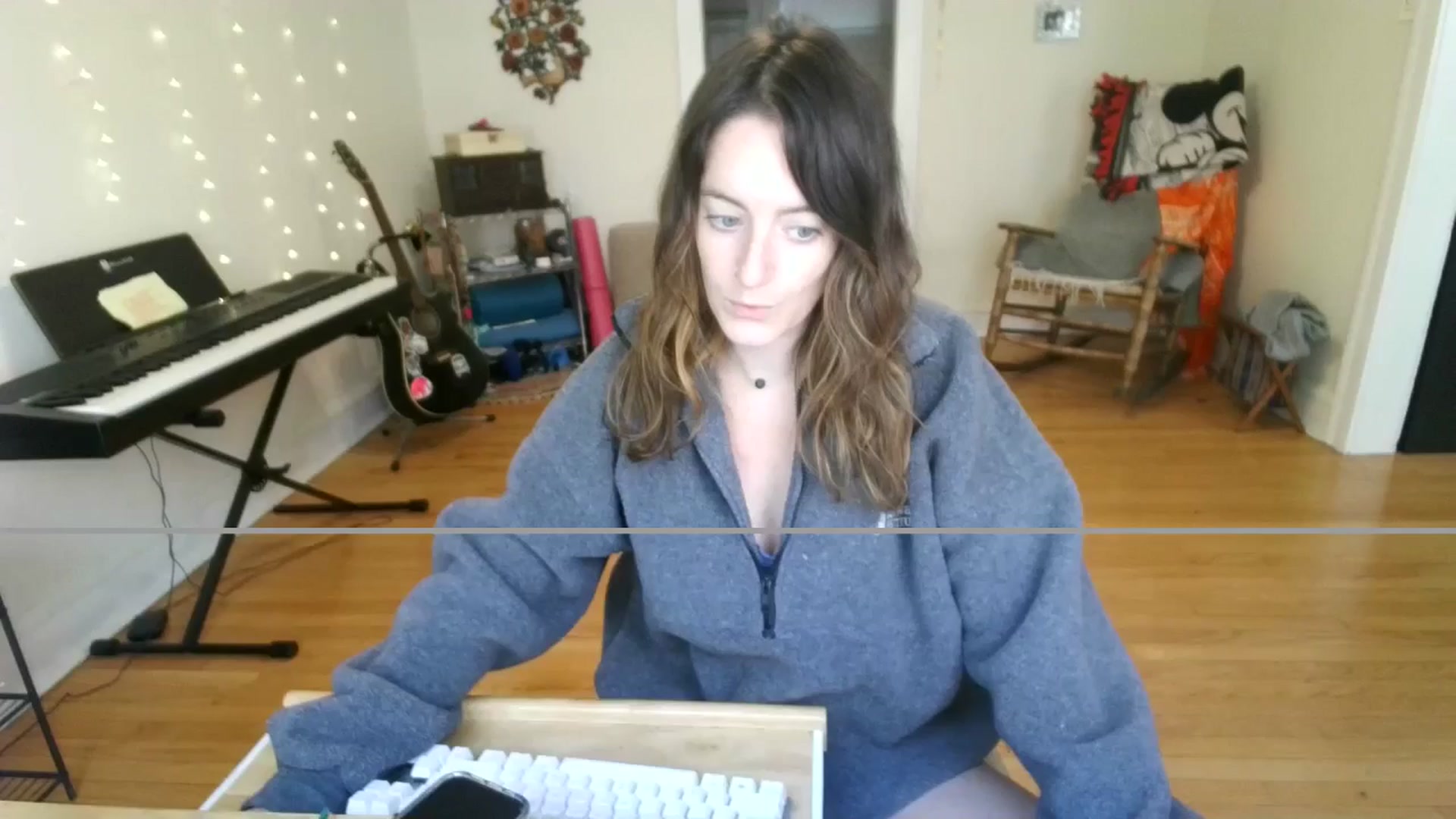 Gallery image thumbnail from EmmalineLime's myfreecams stream on, 09/08/2024, 16:22 image 6 of 20