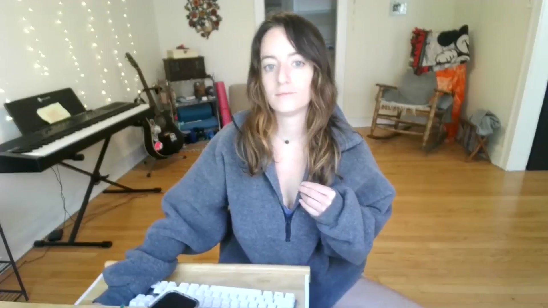 Gallery image thumbnail from EmmalineLime's myfreecams stream on, 09/08/2024, 16:22 image 5 of 20