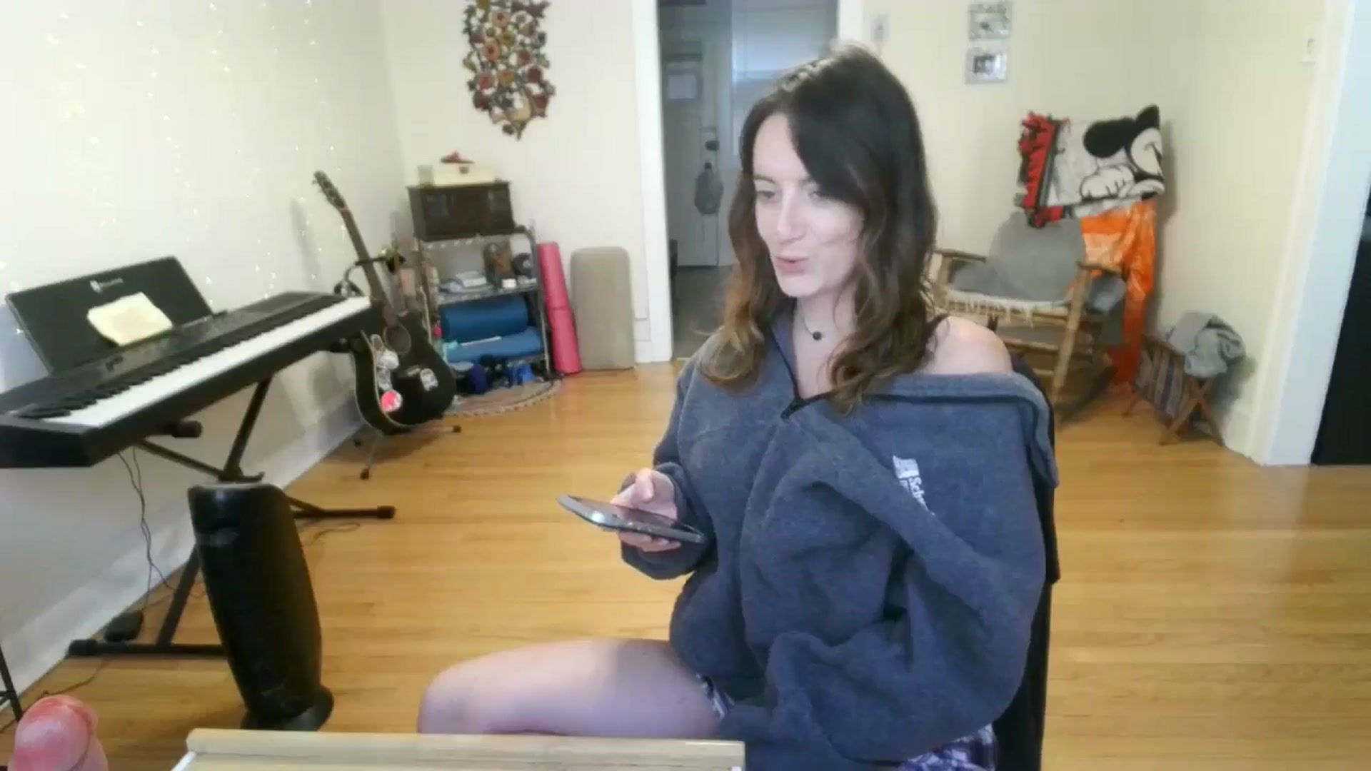 Gallery image thumbnail from EmmalineLime's myfreecams stream on, 09/08/2024, 20:39 image 15 of 20