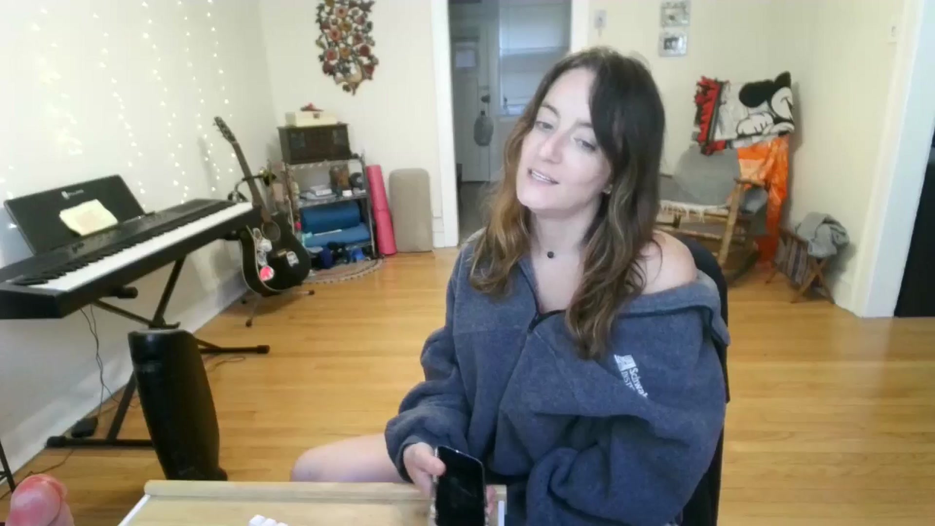 Gallery image thumbnail from EmmalineLime's myfreecams stream on, 09/08/2024, 20:39 image 16 of 20
