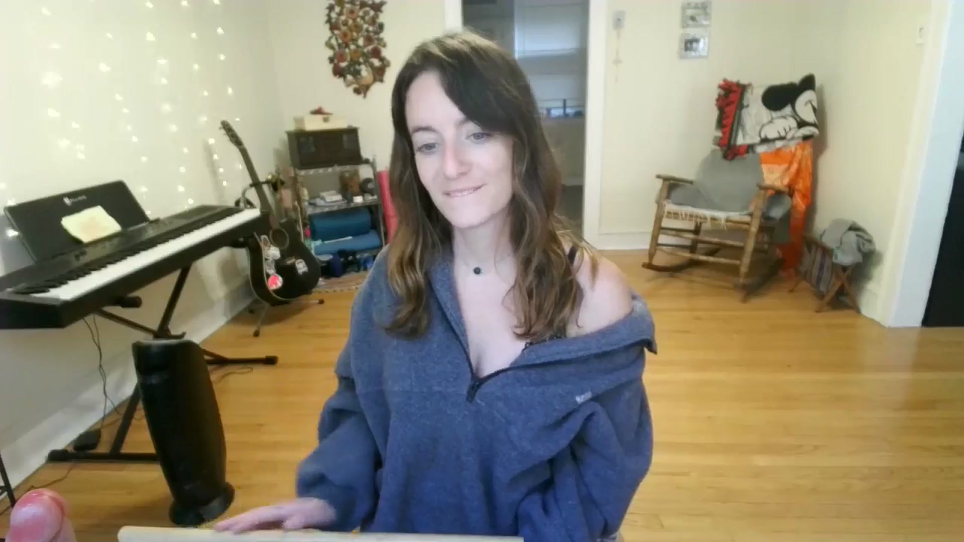 Gallery image thumbnail from EmmalineLime's myfreecams stream on, 09/08/2024, 20:39 image 12 of 20