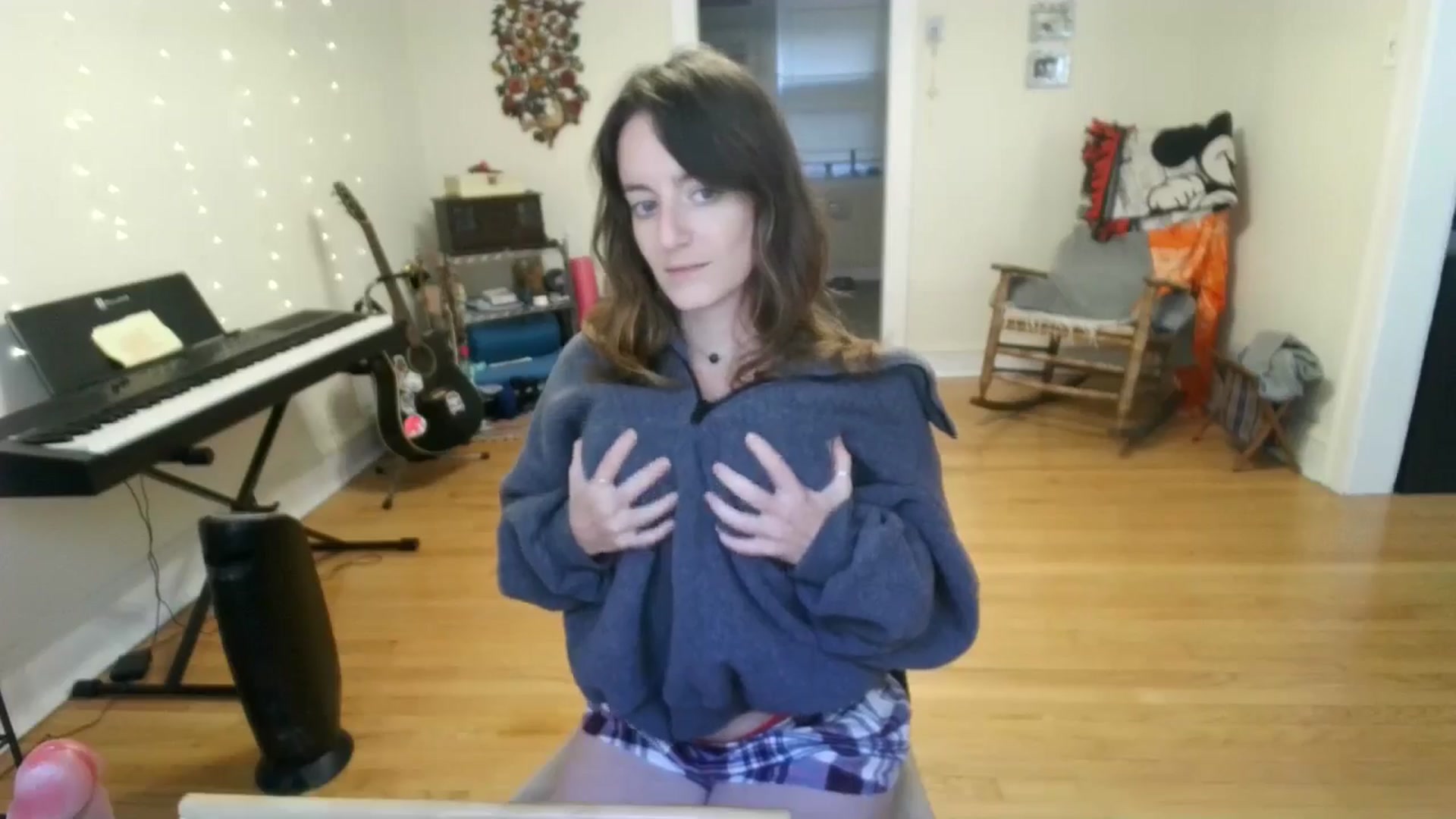 Gallery image thumbnail from EmmalineLime's myfreecams stream on, 09/08/2024, 20:39 image 10 of 20