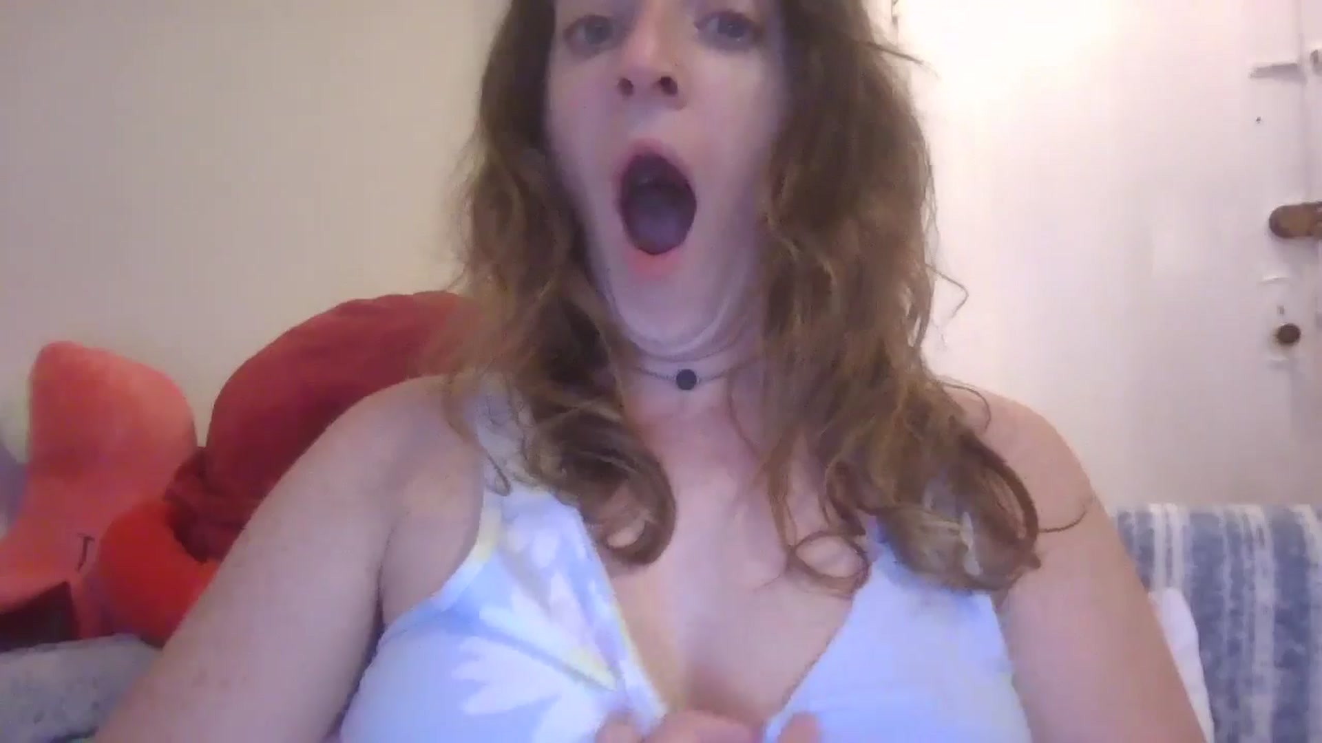 Gallery image thumbnail from EmmalineLime's myfreecams stream on, 09/15/2024, 07:54 image 9 of 20