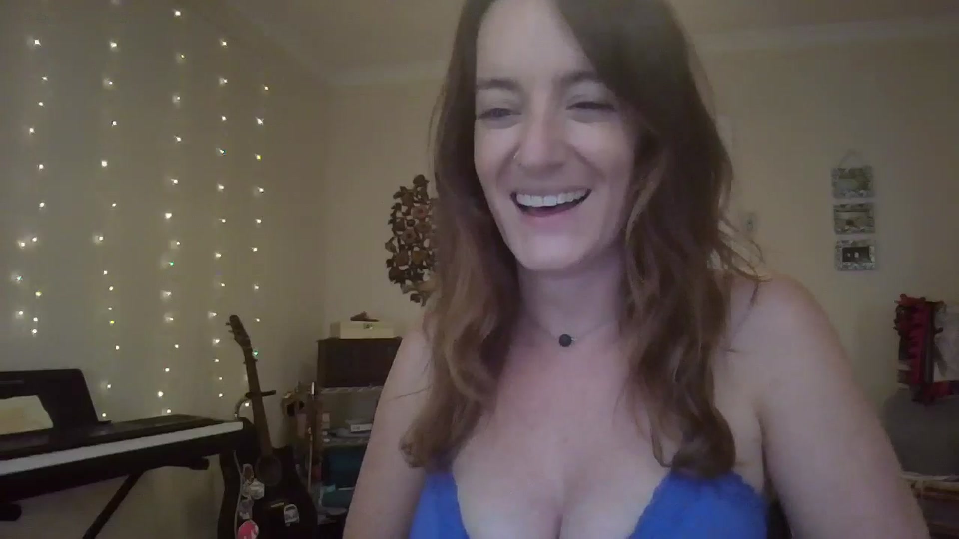 Gallery image thumbnail from EmmalineLime's myfreecams stream on, 09/15/2024, 20:58 image 20 of 20