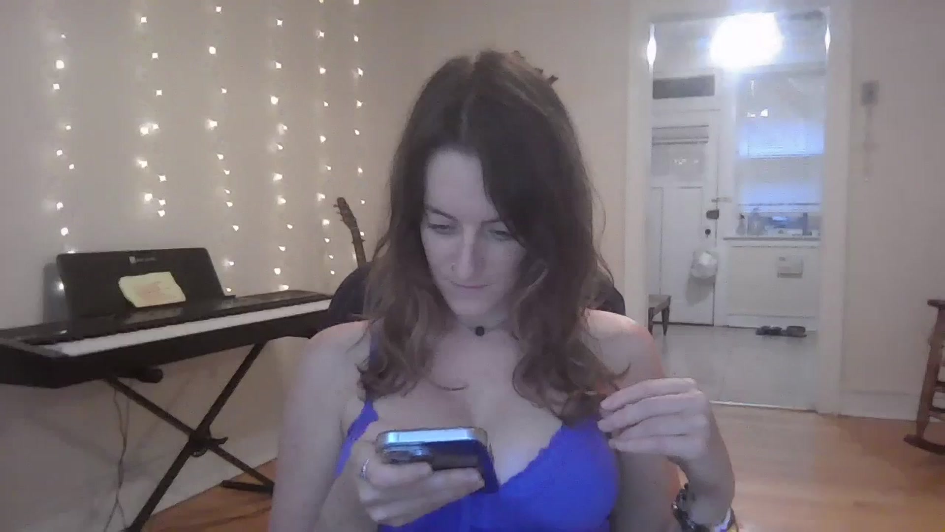 Gallery image thumbnail from EmmalineLime's myfreecams stream on, 09/15/2024, 22:14 image 17 of 20