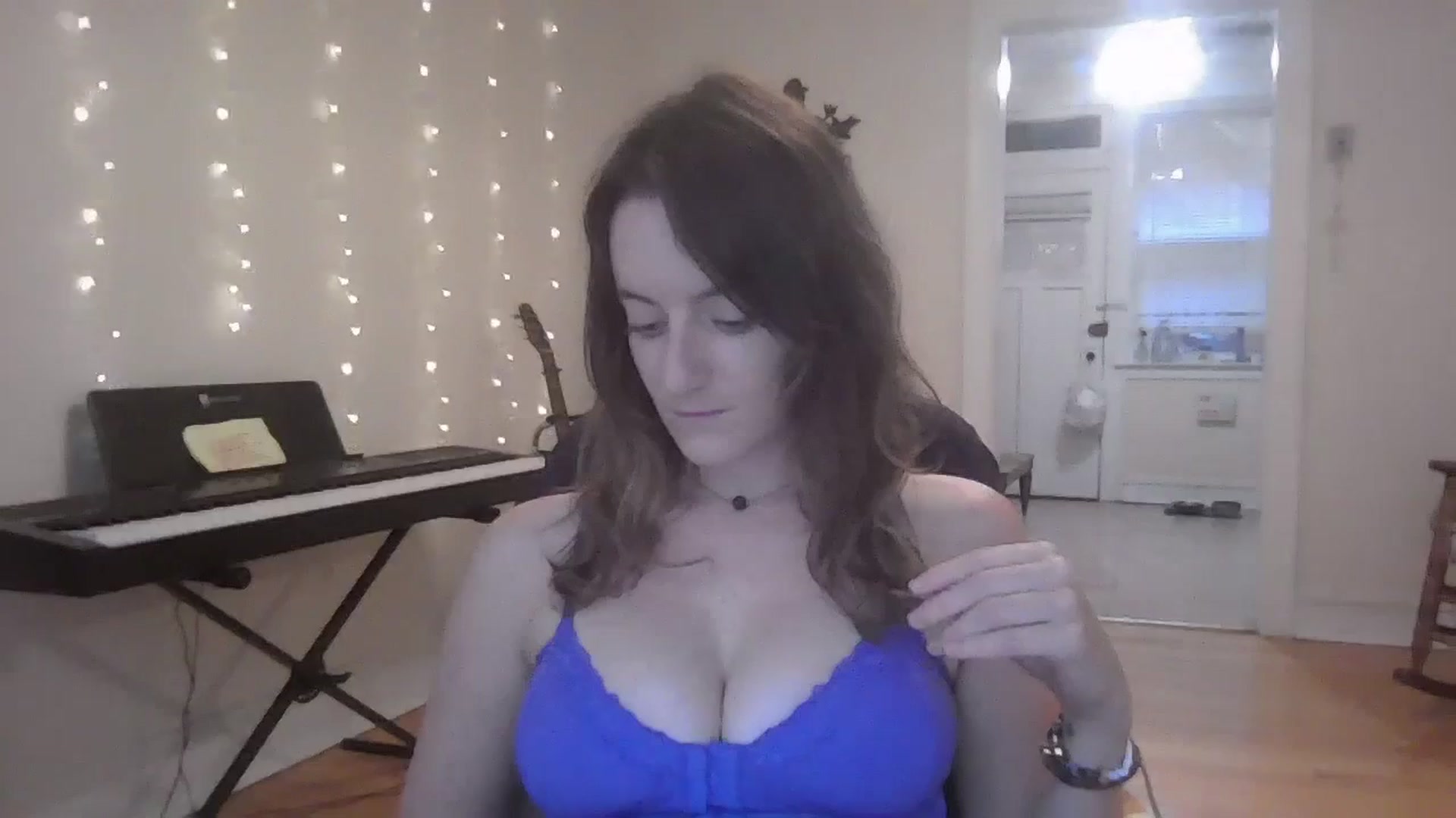 Gallery image thumbnail from EmmalineLime's myfreecams stream on, 09/15/2024, 22:14 image 9 of 20