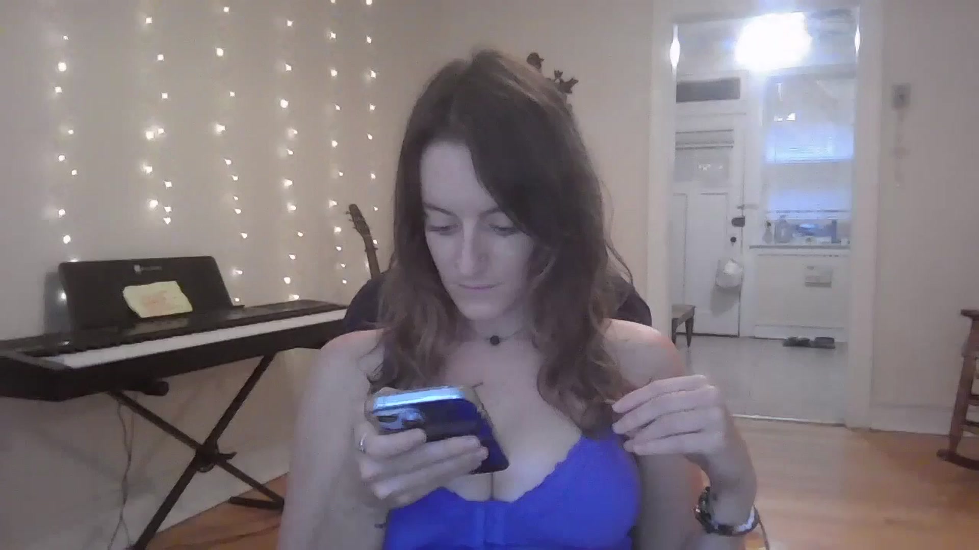Gallery image thumbnail from EmmalineLime's myfreecams stream on, 09/15/2024, 22:14 image 13 of 20