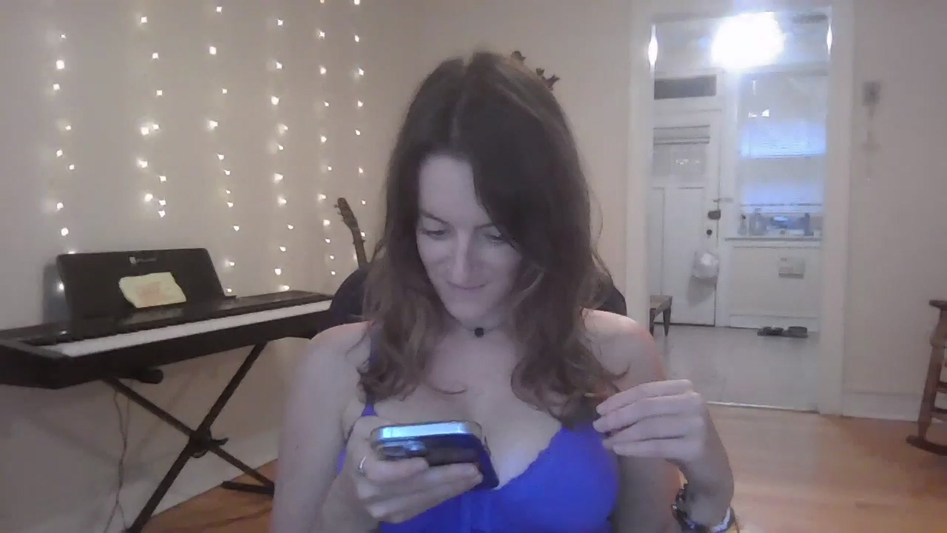 Gallery image thumbnail from EmmalineLime's myfreecams stream on, 09/15/2024, 22:14 image 16 of 20
