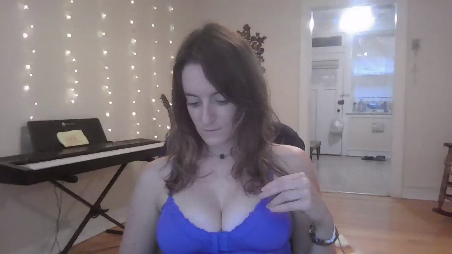 Gallery image thumbnail from EmmalineLime's myfreecams stream on, 09/15/2024, 22:14 image 8 of 20