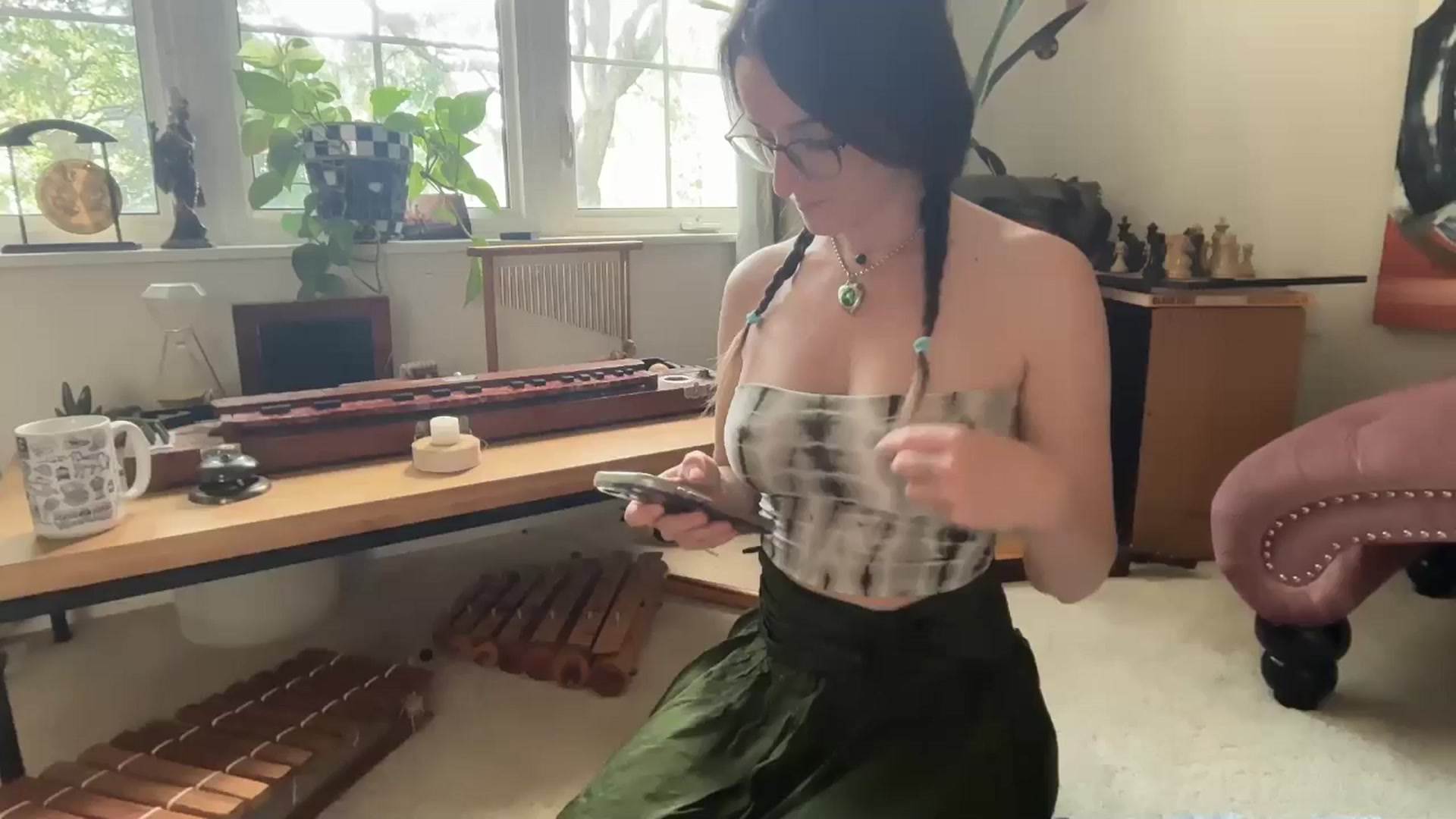 Gallery image thumbnail from EmmalineLime's myfreecams stream on, 10/06/2025, 20:54 image 1 of 20
