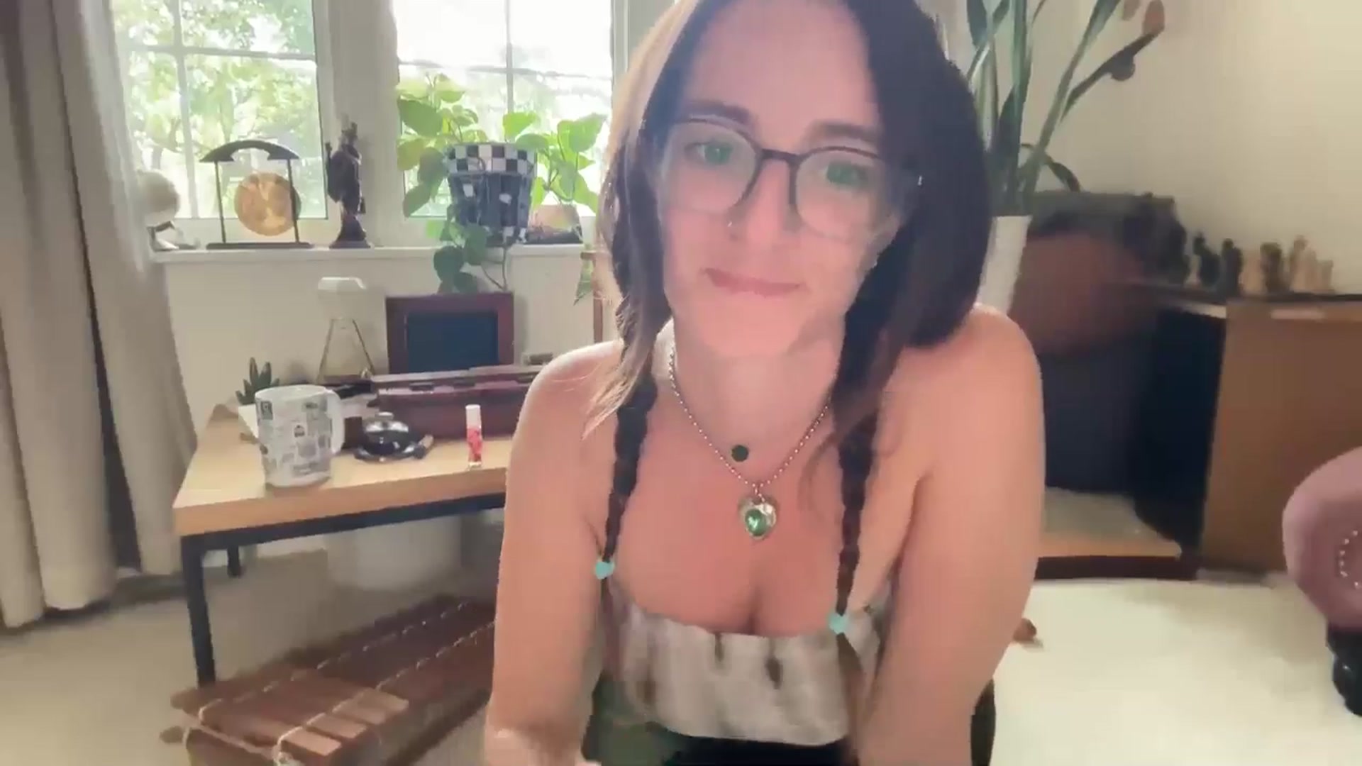 Gallery image thumbnail from EmmalineLime's myfreecams stream on, 10/06/2025, 20:54 image 8 of 20