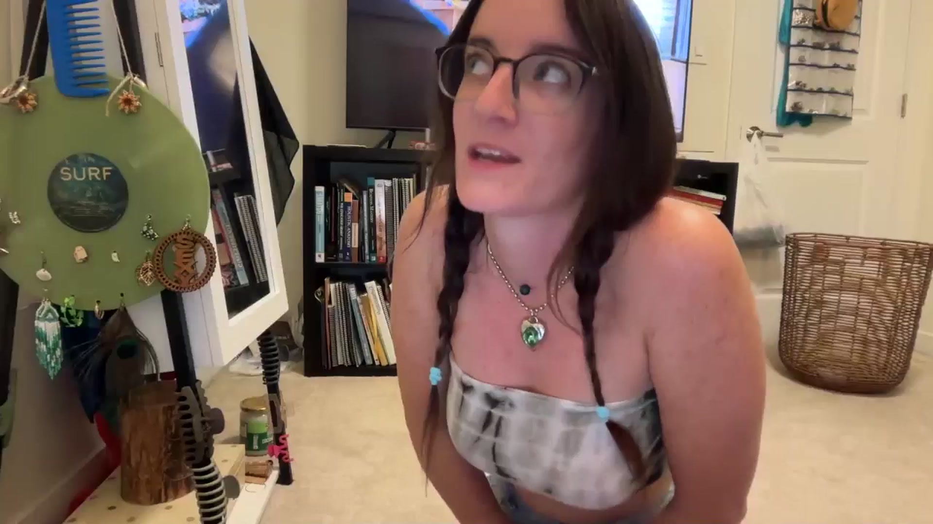 Gallery image thumbnail from EmmalineLime's myfreecams stream on, 10/07/2025, 03:01 image 1 of 20