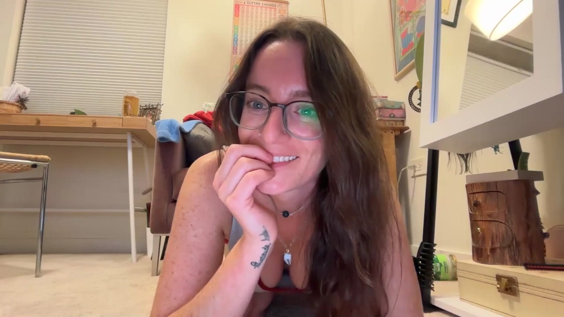 Gallery image thumbnail from EmmalineLime's myfreecams stream on, 11/06/2025, 03:36 image 7 of 20