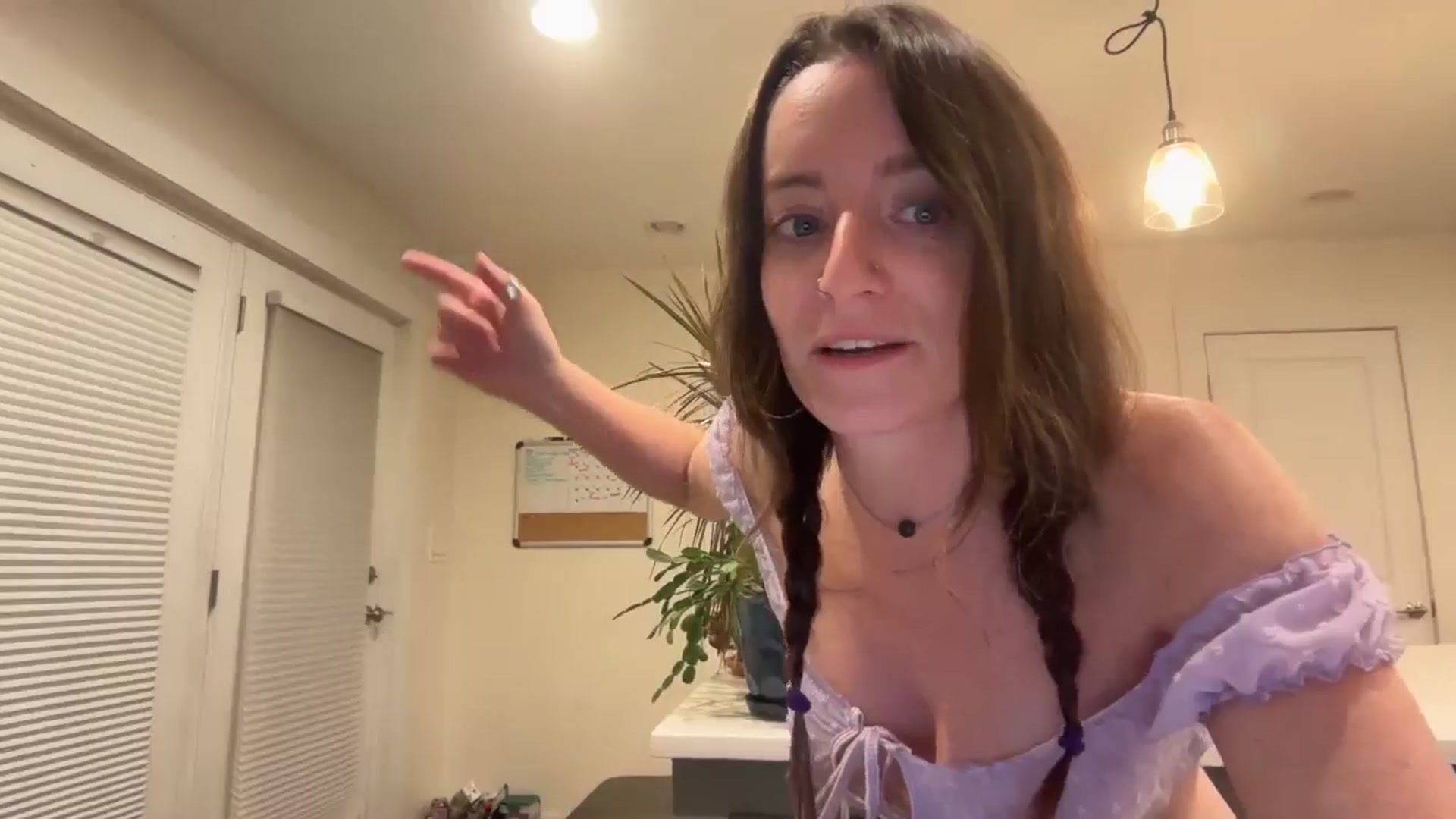 Gallery image thumbnail from EmmalineLime's myfreecams stream on, 11/09/2025, 04:10 image 13 of 20