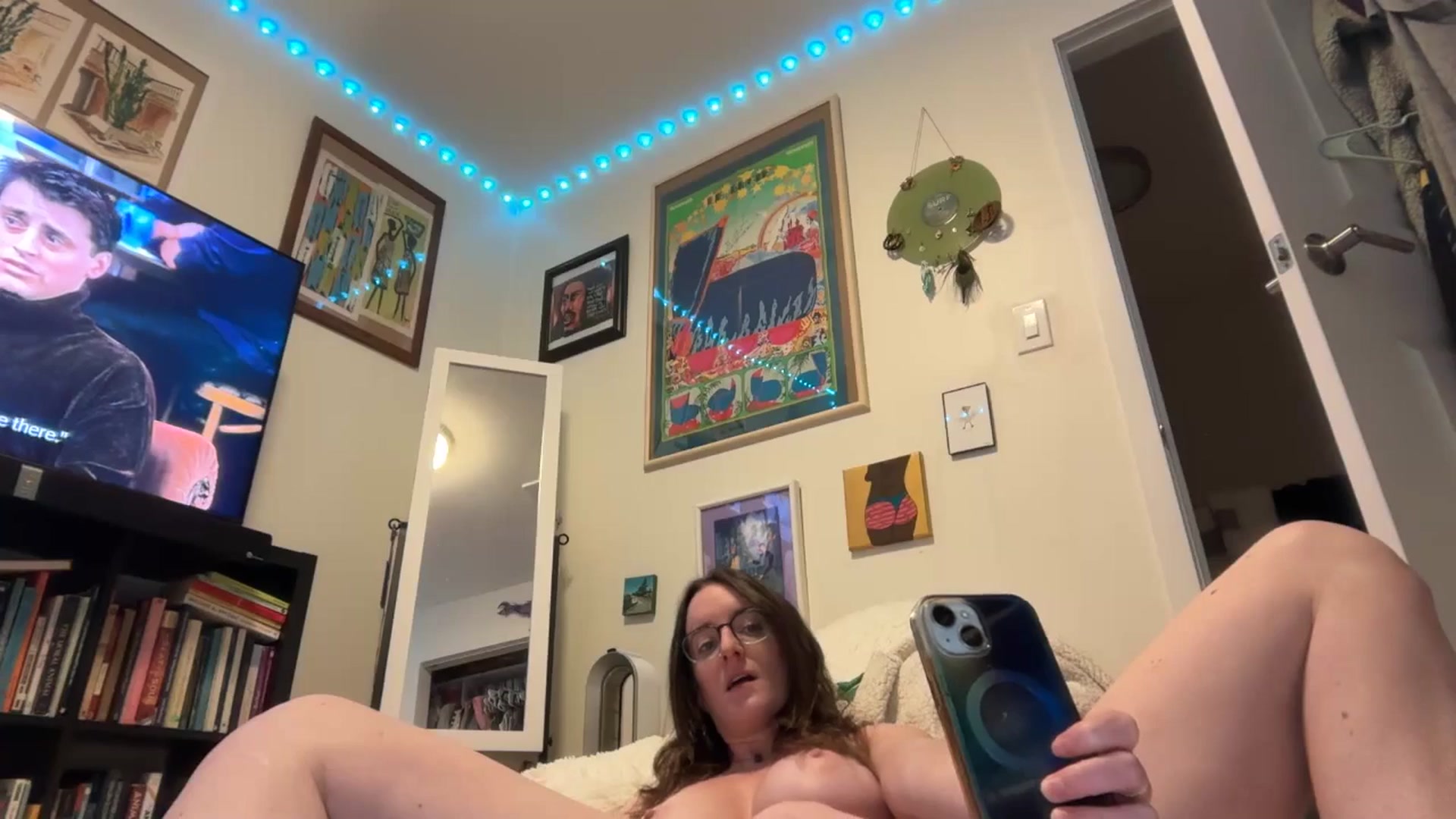 Gallery image thumbnail from EmmalineLime's myfreecams stream on, 01/13/2026, 02:42 image 18 of 20