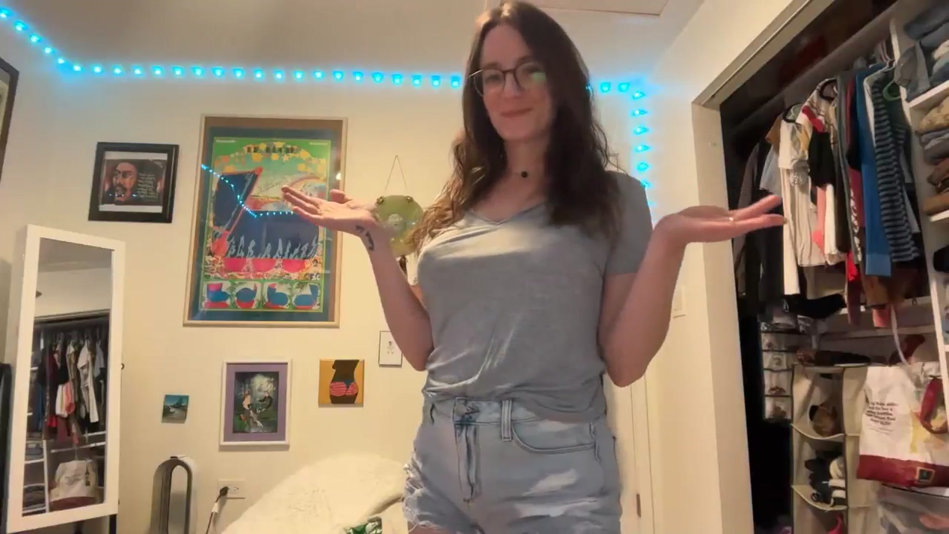 Gallery image thumbnail from EmmalineLime's myfreecams stream on, 01/13/2026, 02:42 image 8 of 20