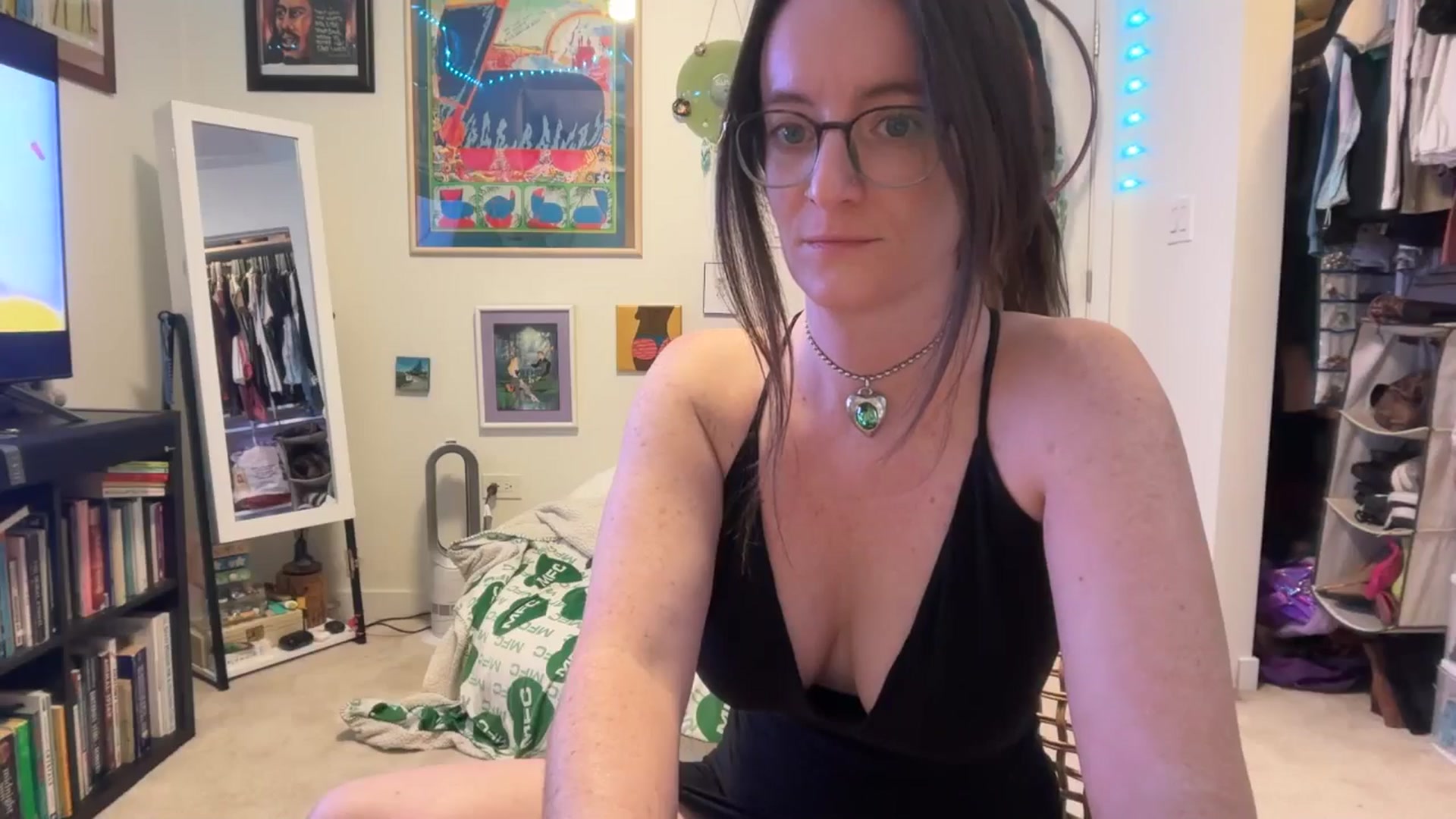 Gallery image thumbnail from EmmalineLime's myfreecams stream on, 01/16/2026, 01:11 image 17 of 20